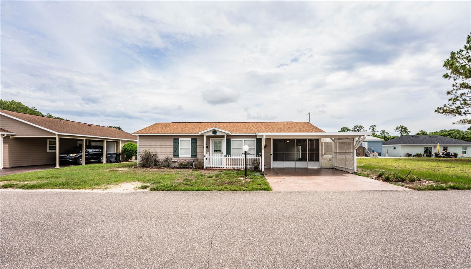Listing photo 2 for 4235 Cerimen St