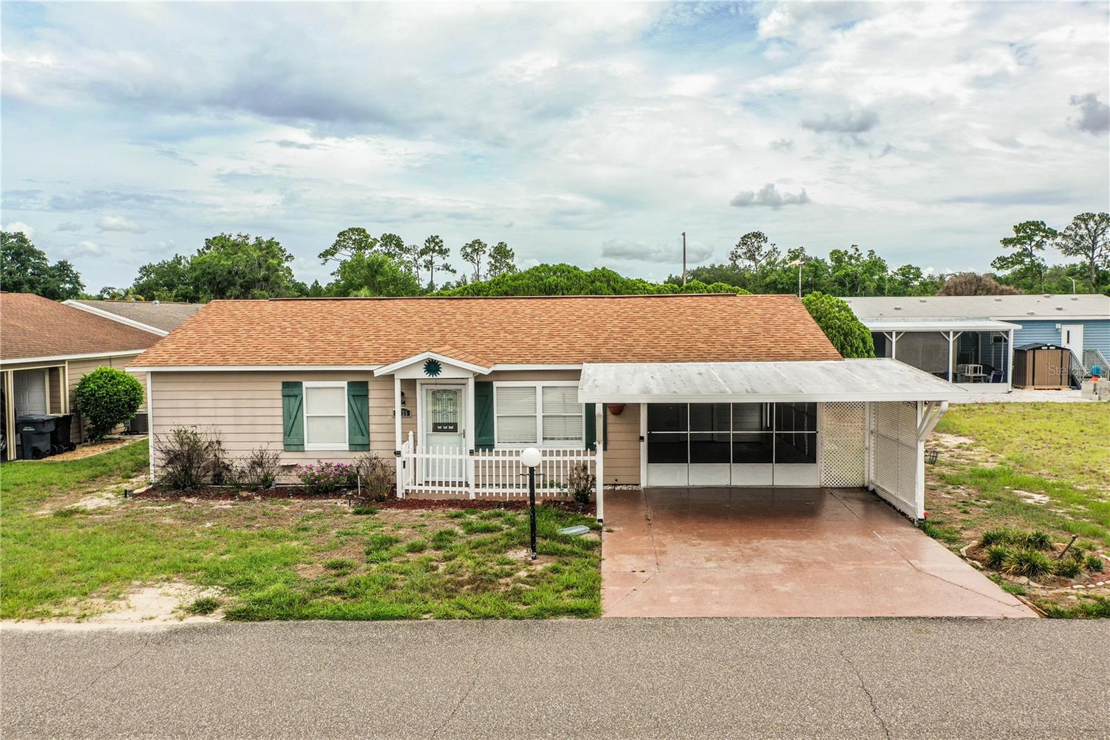 Listing photo 1 for 4235 Cerimen St