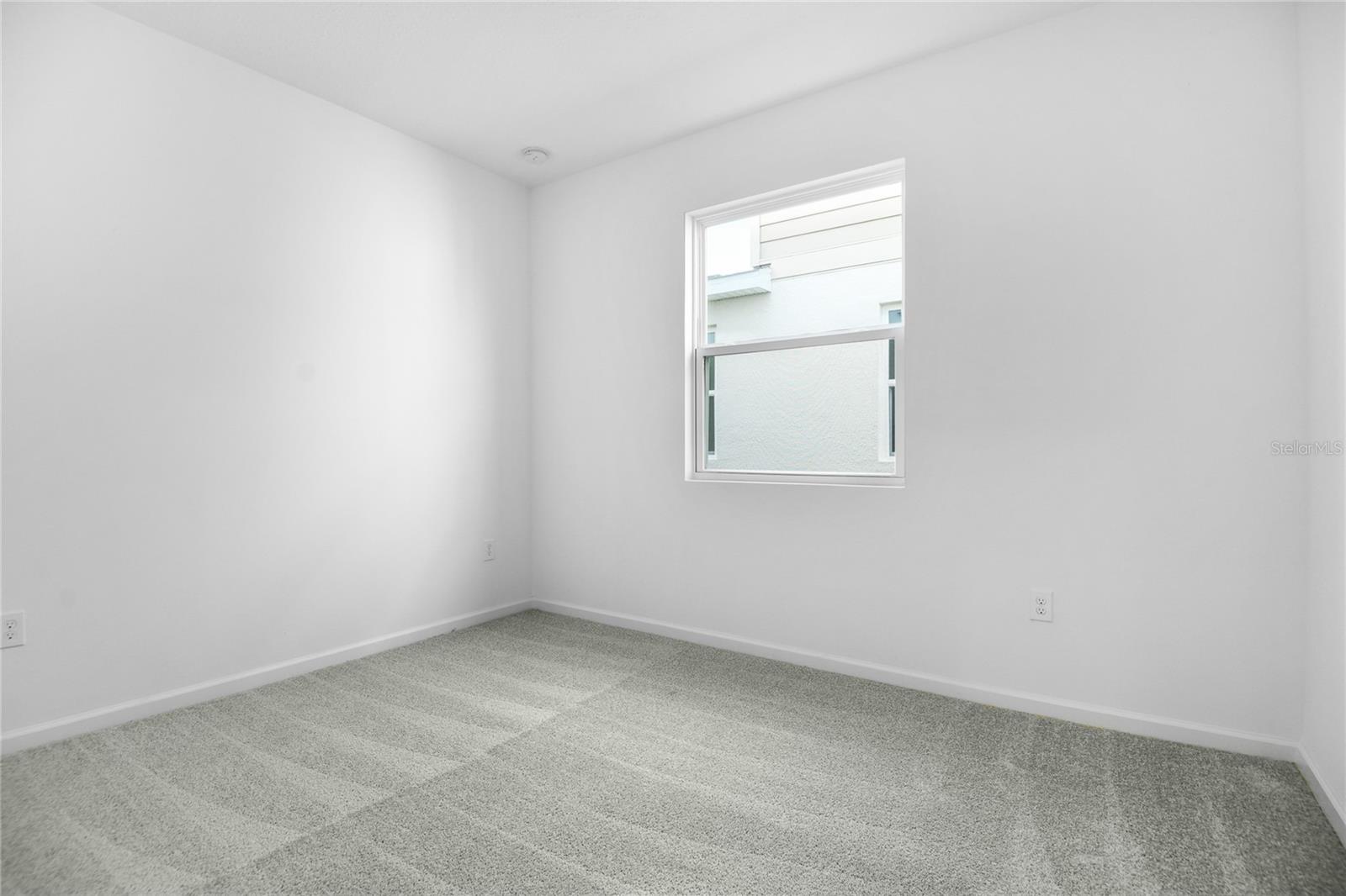 Listing photo 3 for 6166 Daphne St