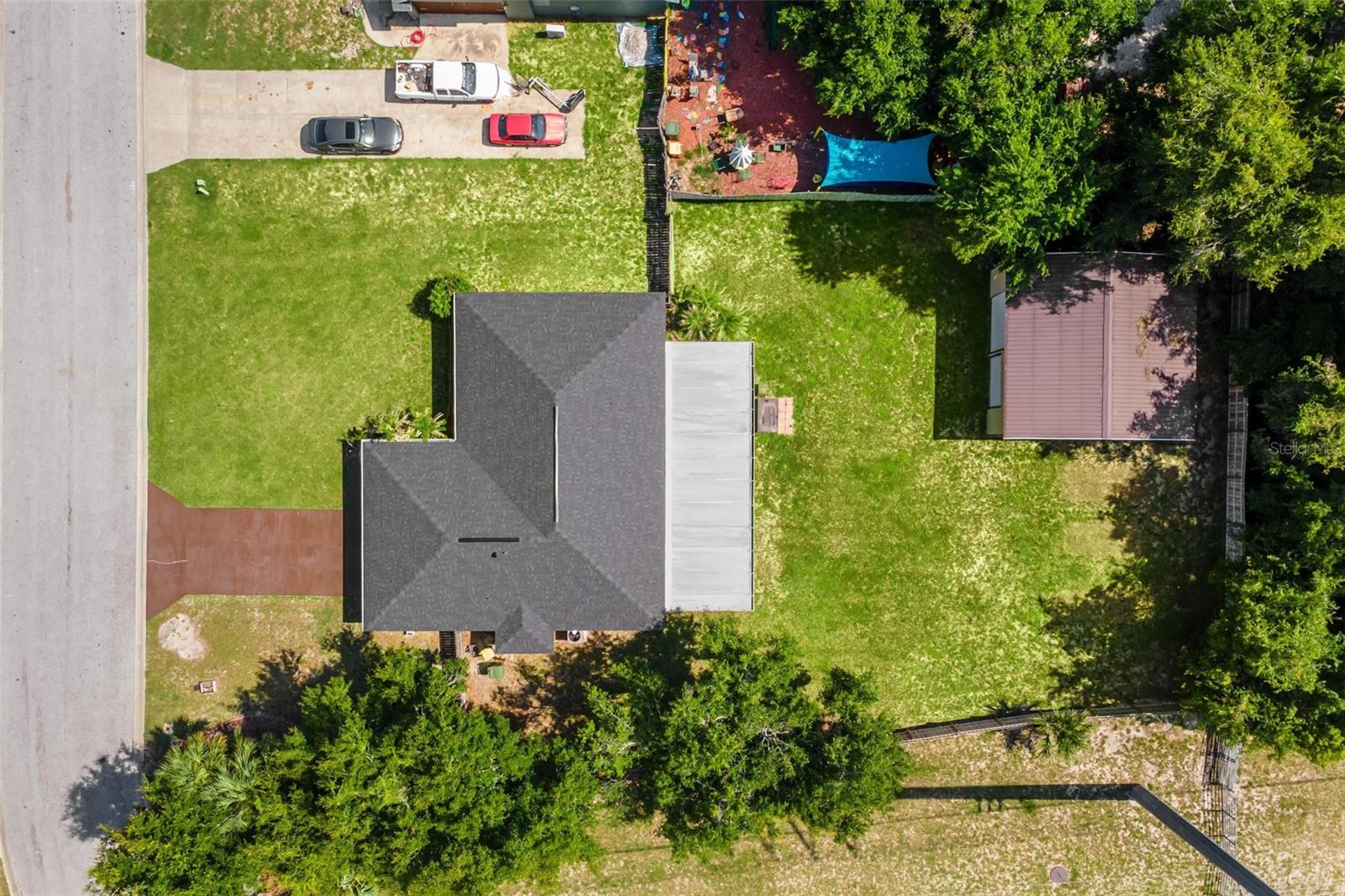 Listing photo 2 for 200 Waters Edge Dr