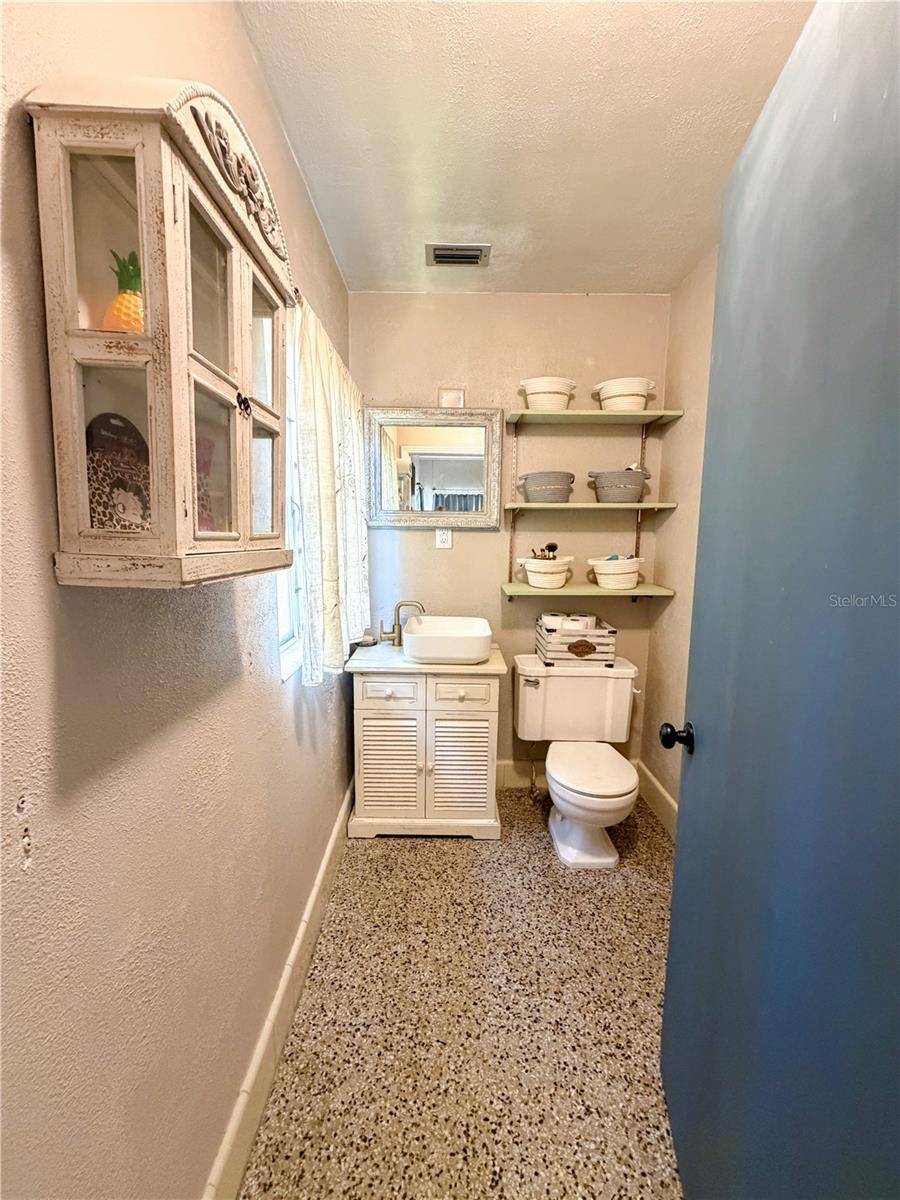 Photo 16