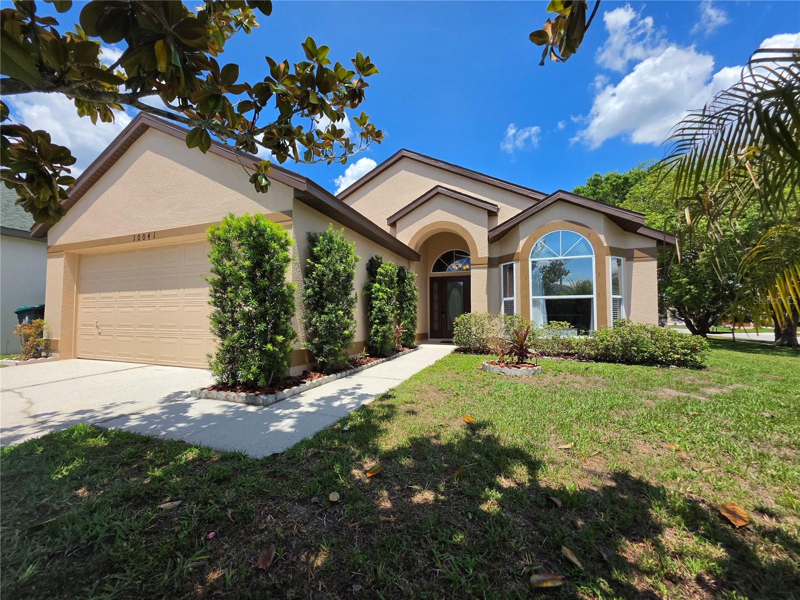 10041 RIVER GLEN CT