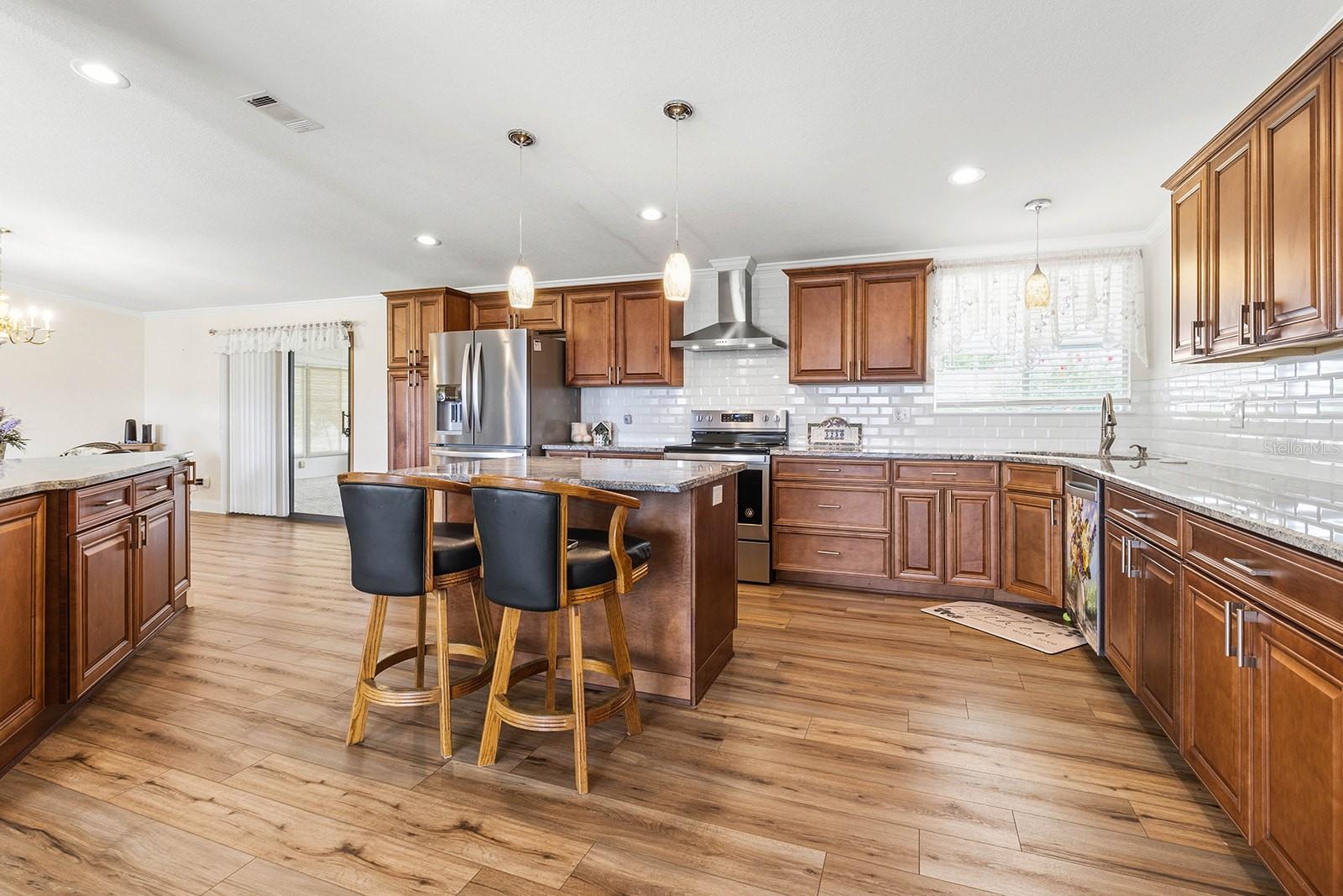 Listing photo 2 for 5230 Revelation Dr