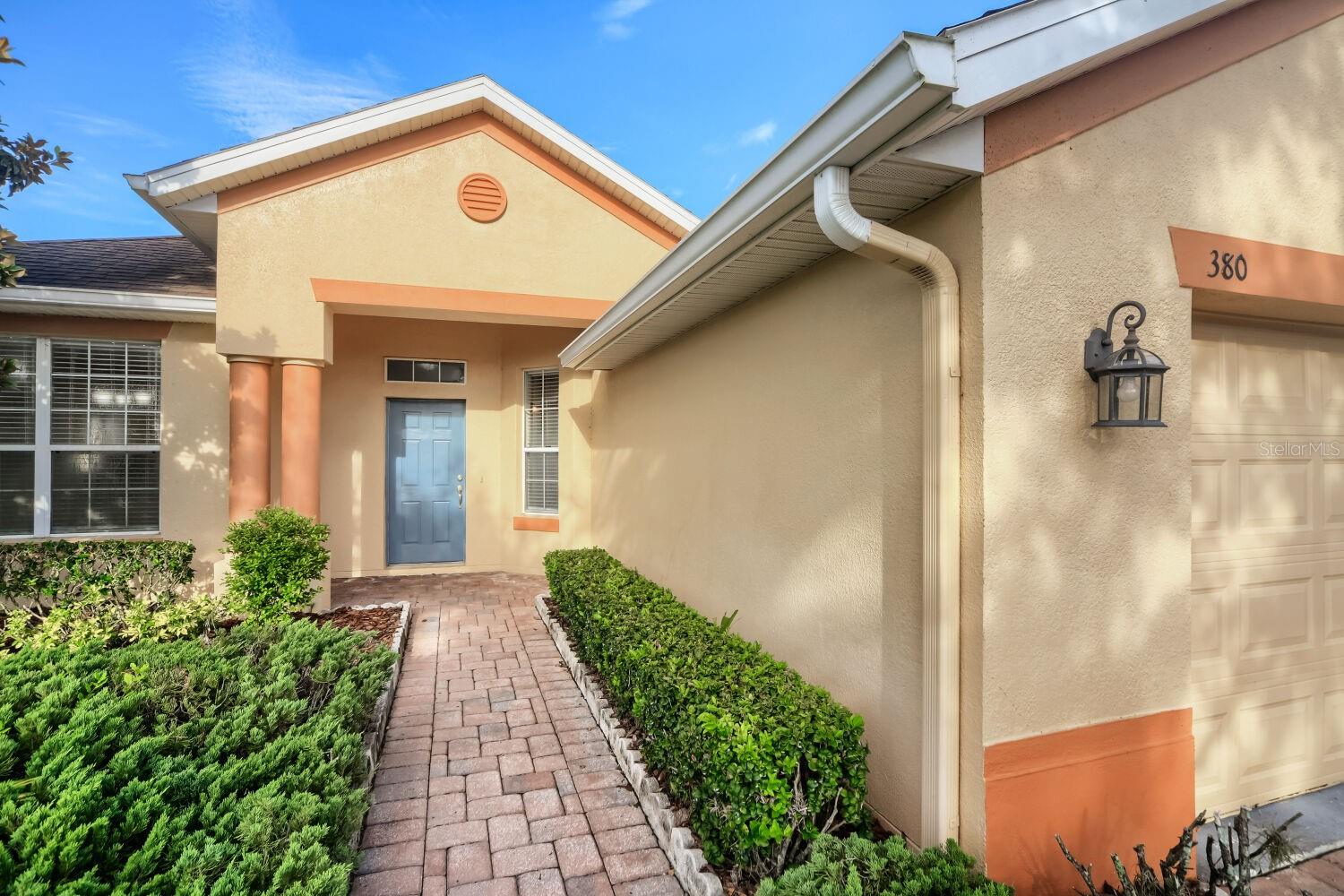 Listing photo 3 for 380 Sorrento Rd