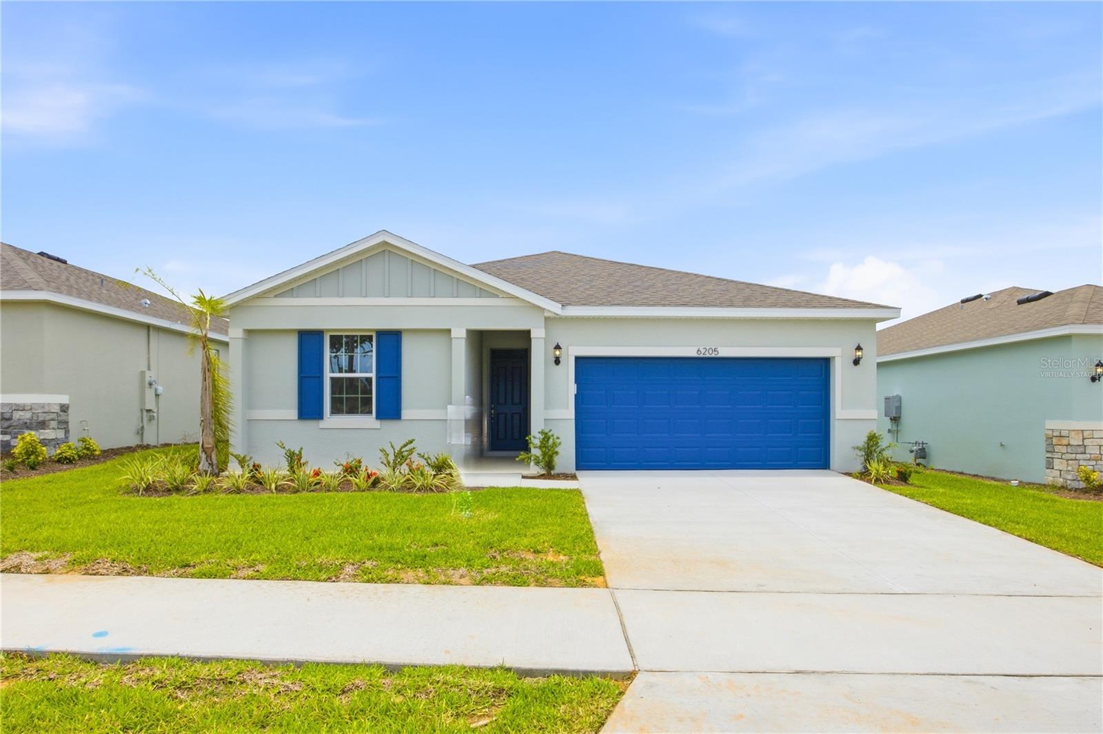 Listing photo 1 for 6205 Sanders Grove Cir