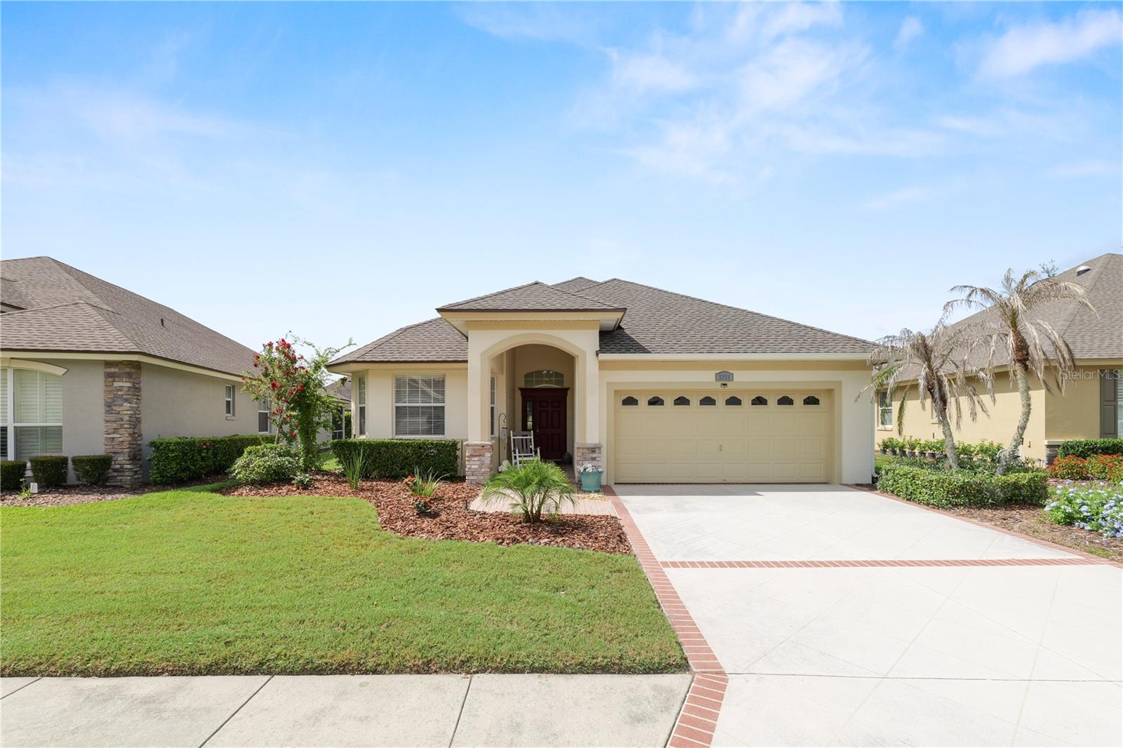Listing photo 2 for 2356 Lake James Way