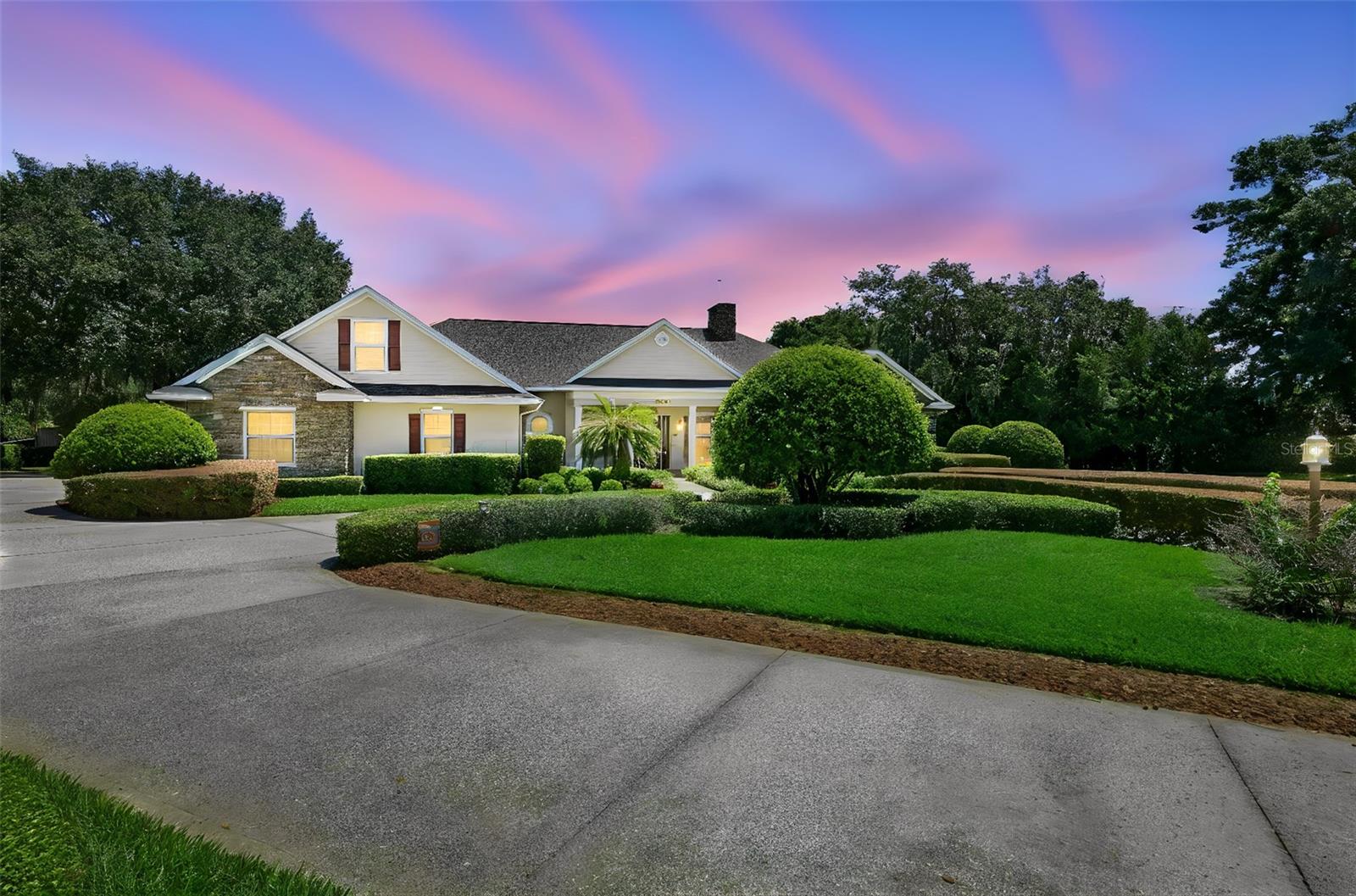 Listing photo 2 for 605 Old Mount Dora Rd