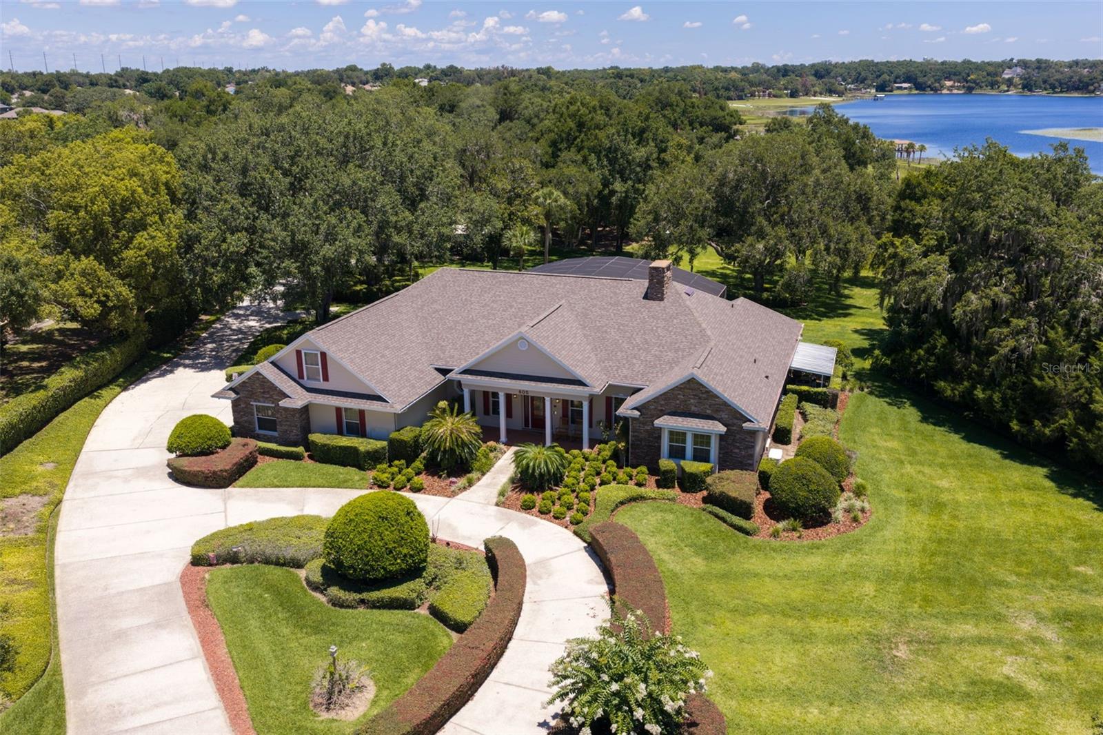 Listing photo 1 for 605 Old Mount Dora Rd