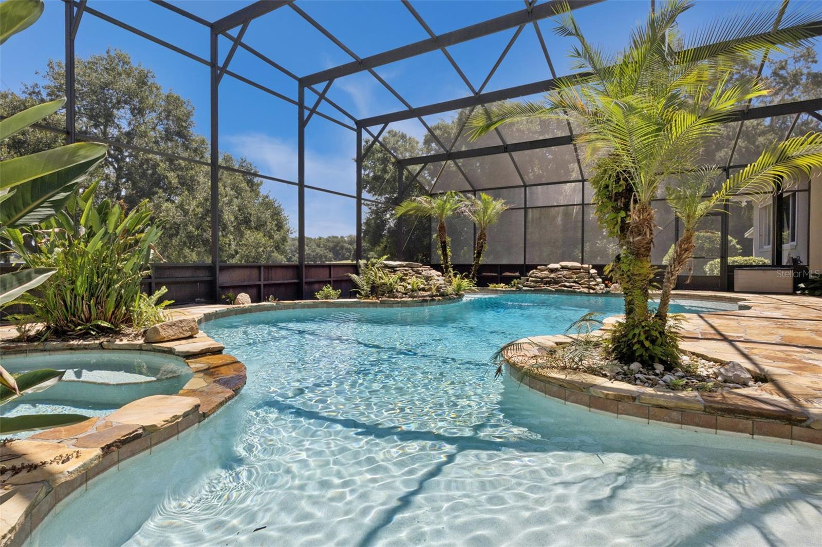 Listing photo 3 for 605 Old Mount Dora Rd