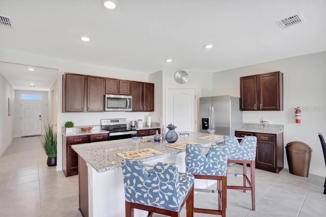 Listing photo 1 for 937 Cattleman St