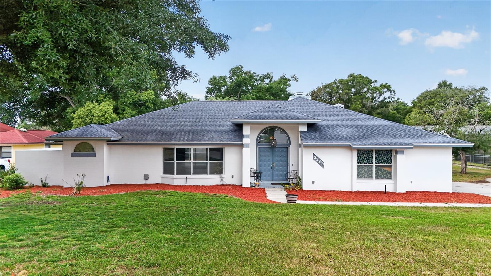 Listing photo 1 for 33913 Sabal Way