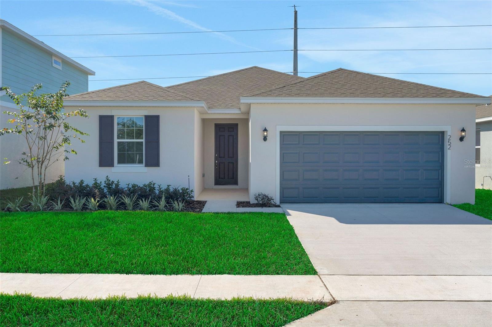 Listing photo 1 for 300 Meredith Blvd