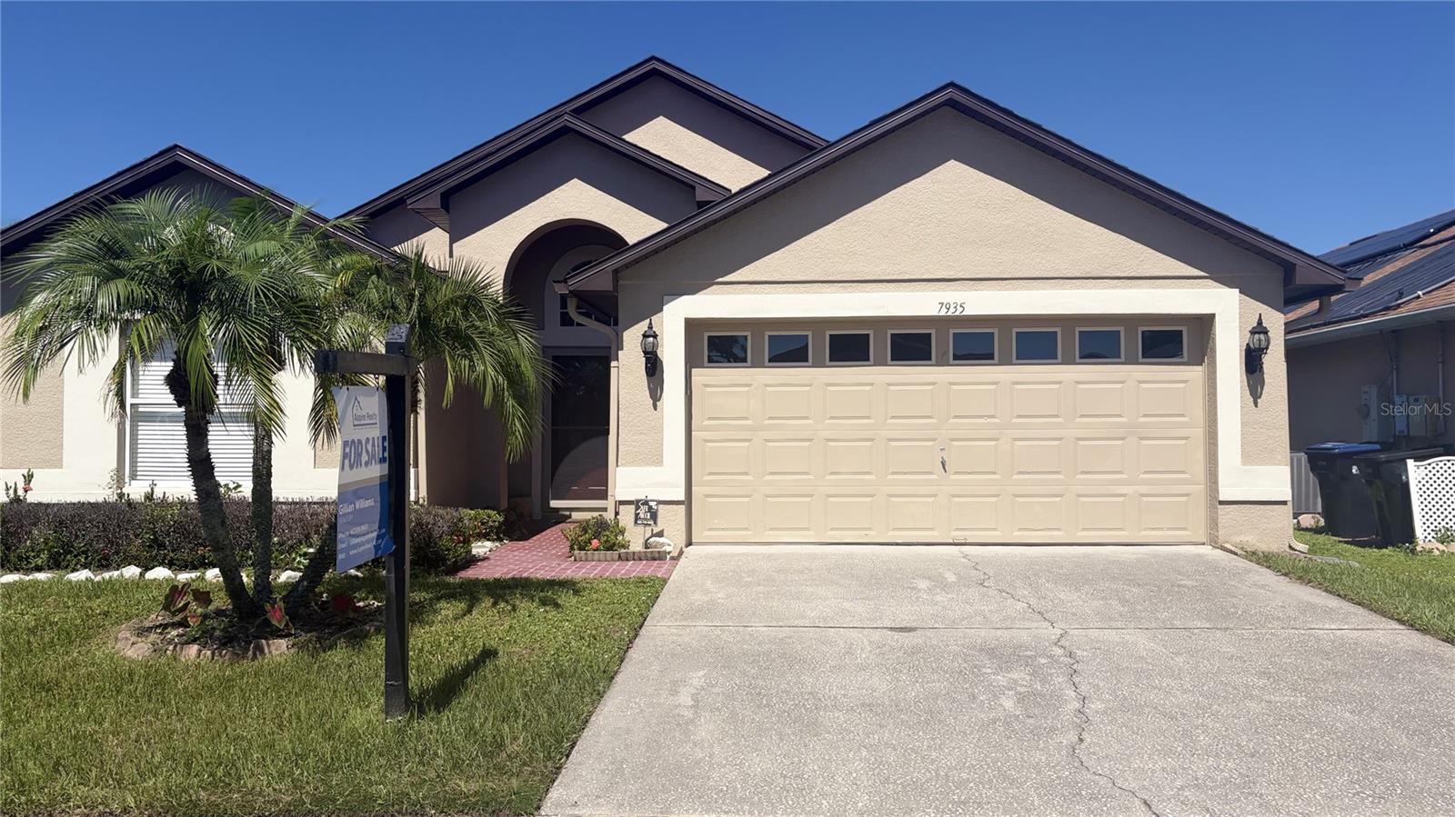 Listing photo 1 for 7935 Oakstone Ct