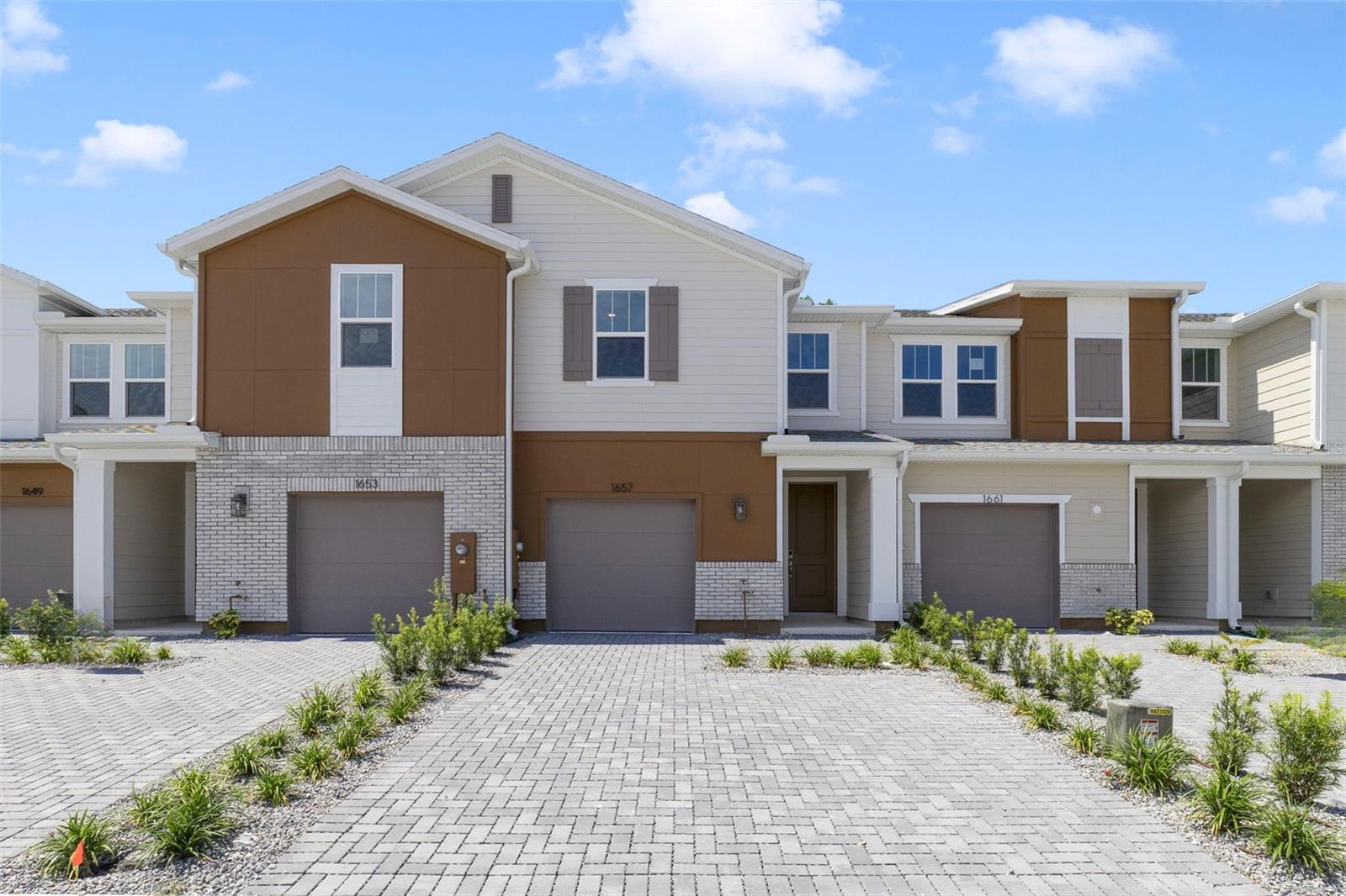 1657 GREENLEAF WOODS COVE