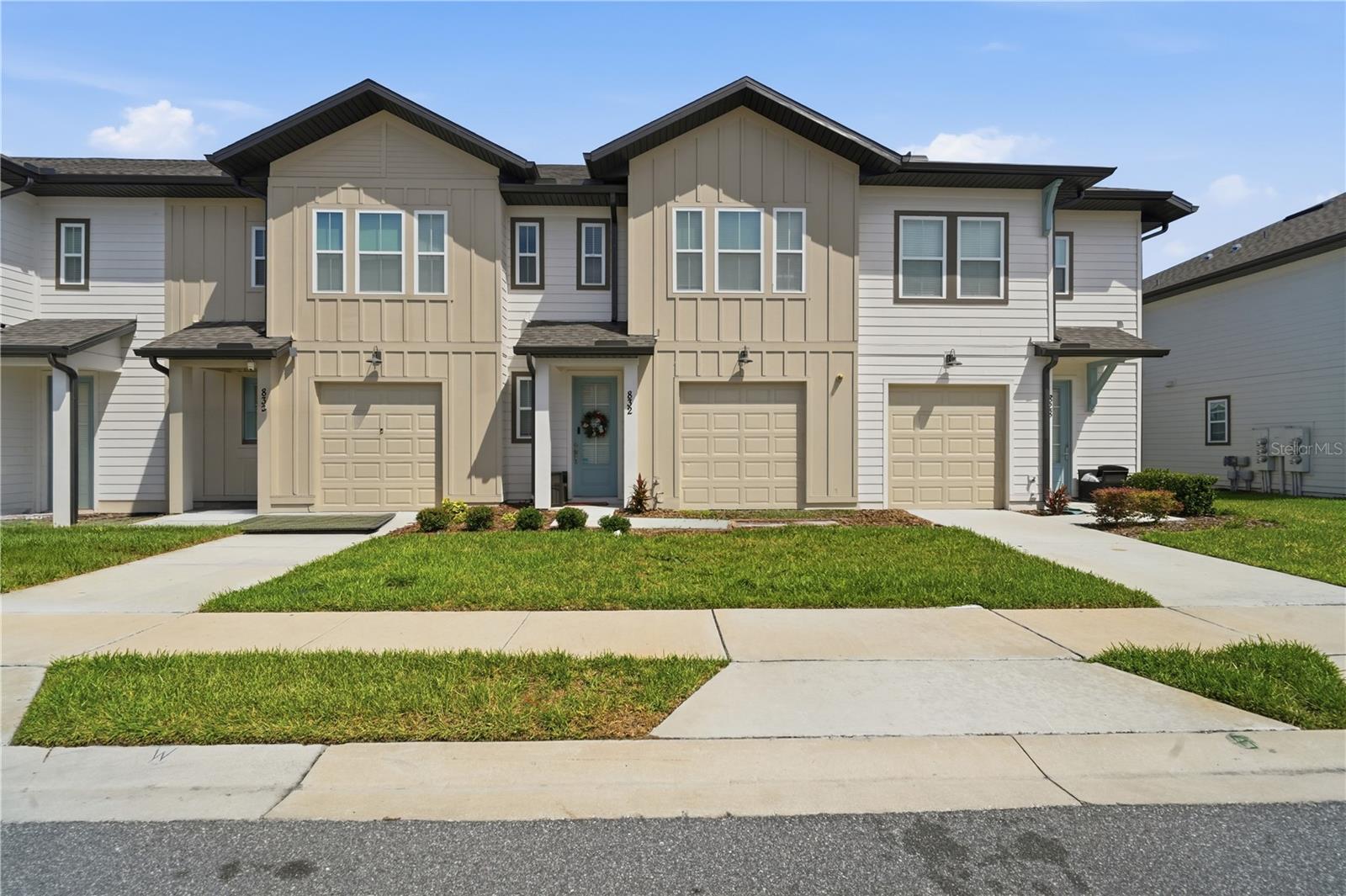 Listing photo 1 for 832 Longboat Dr