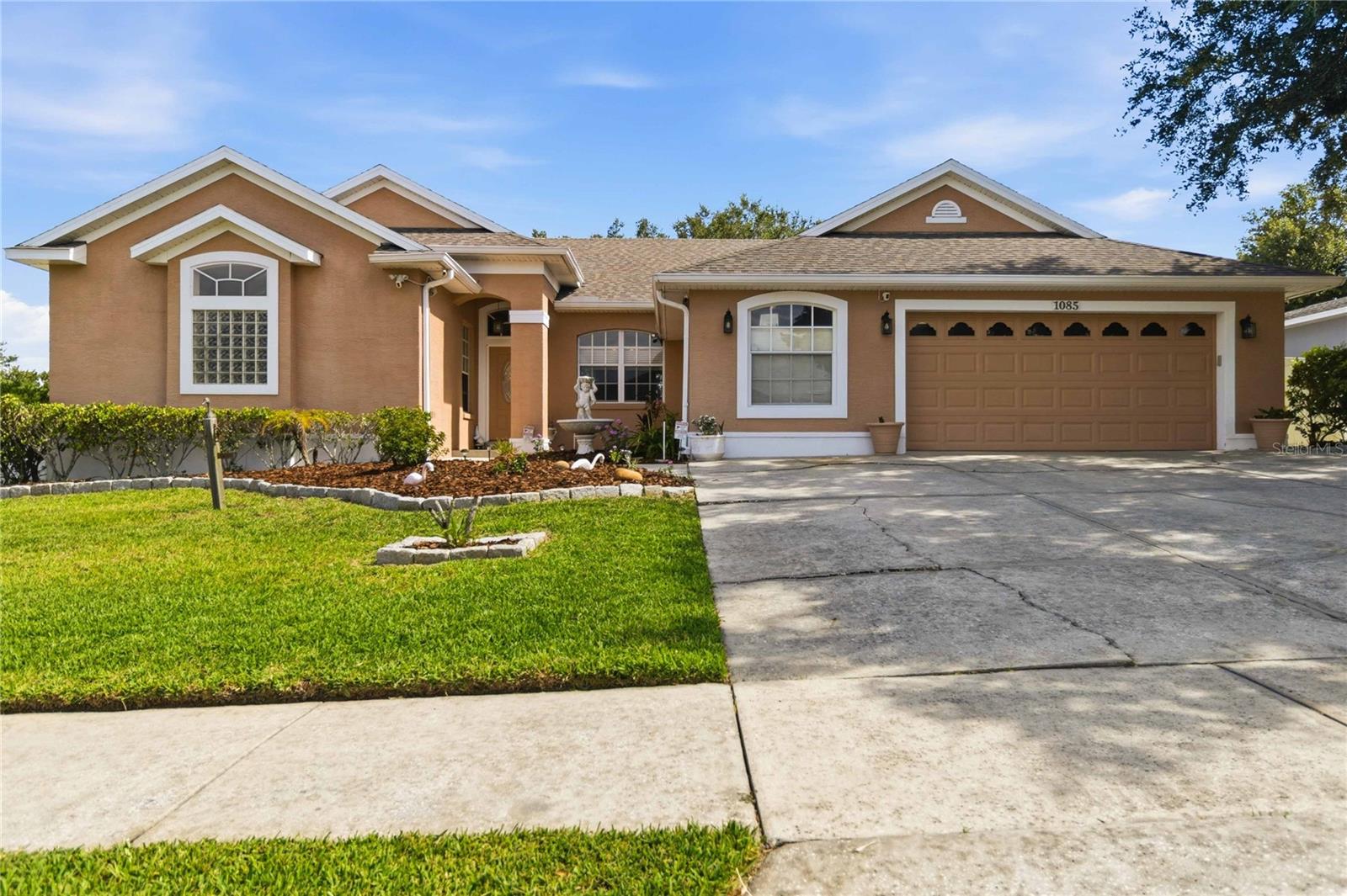 1085 CHASE DRIVE