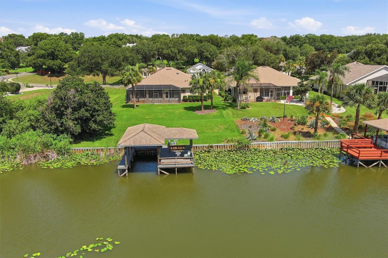 Listing photo 2 for 6042 Landings Blvd