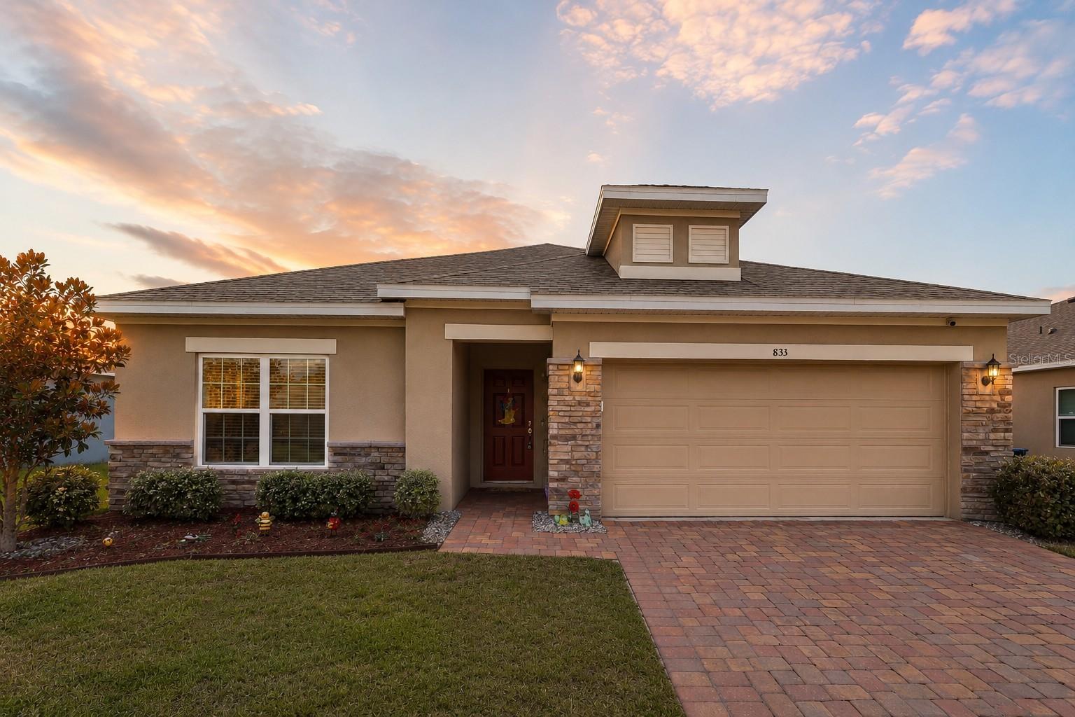 Listing photo for 833 Avenal Ln