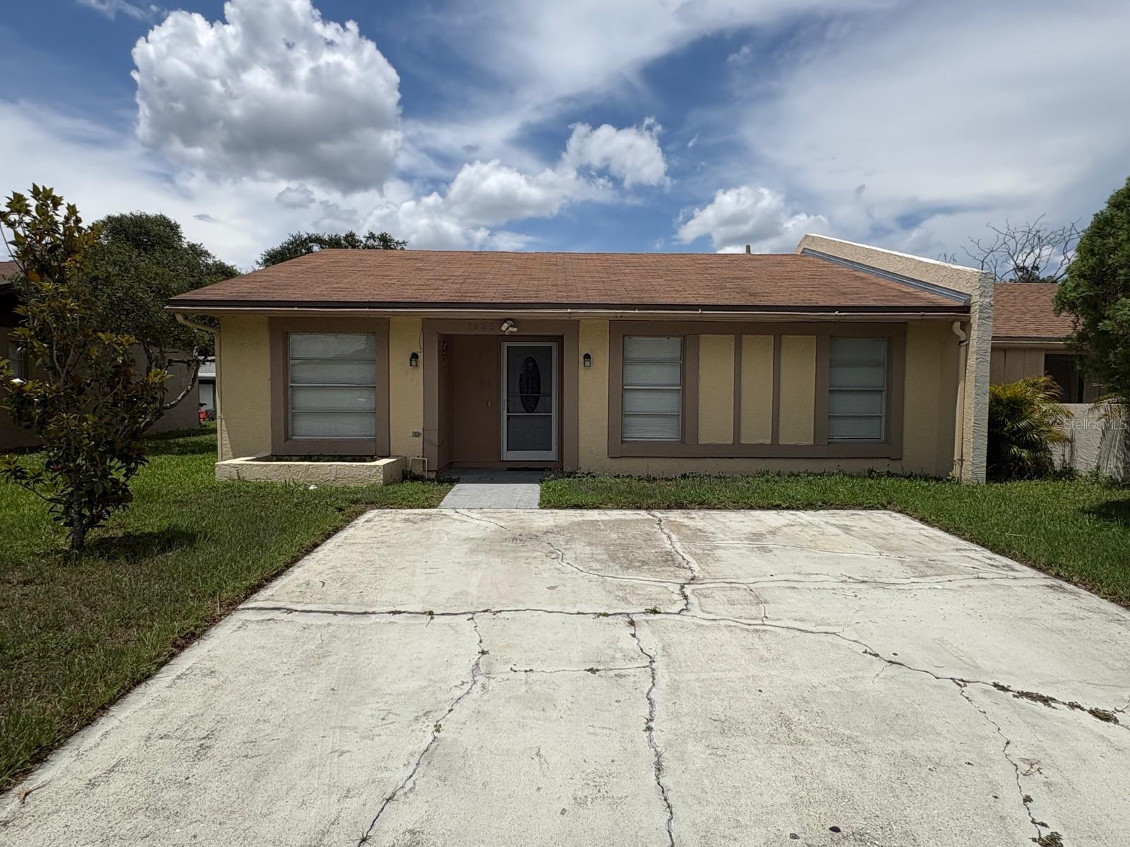 7923 THRIPPENCE LANE