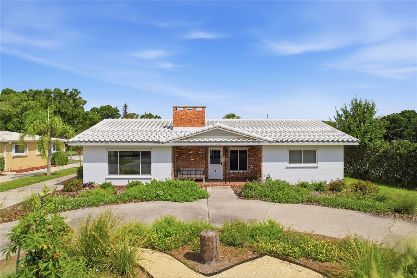 424 LAKESHORE BOULEVARD