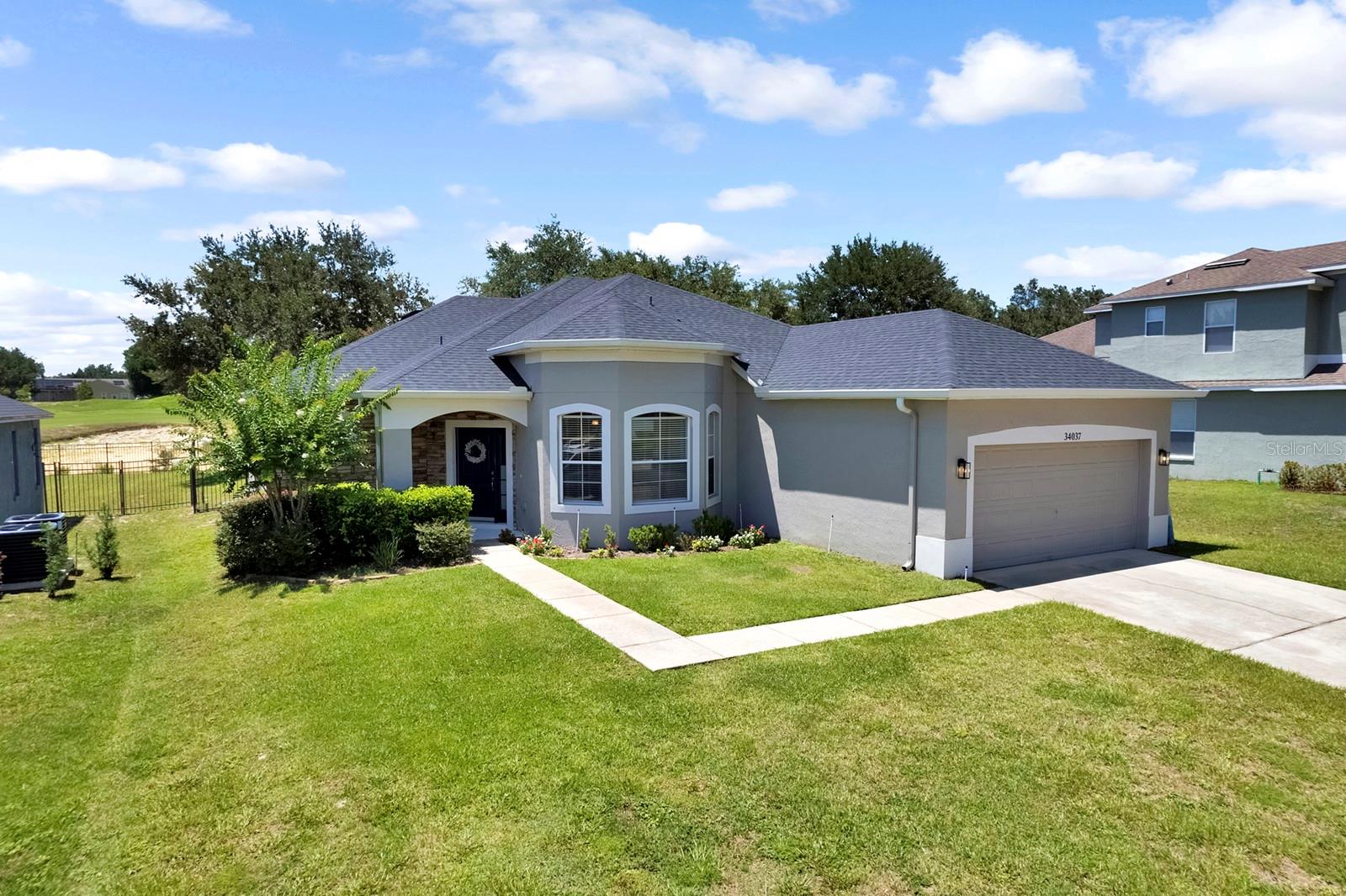 Listing photo 3 for 34037 Fortunado St