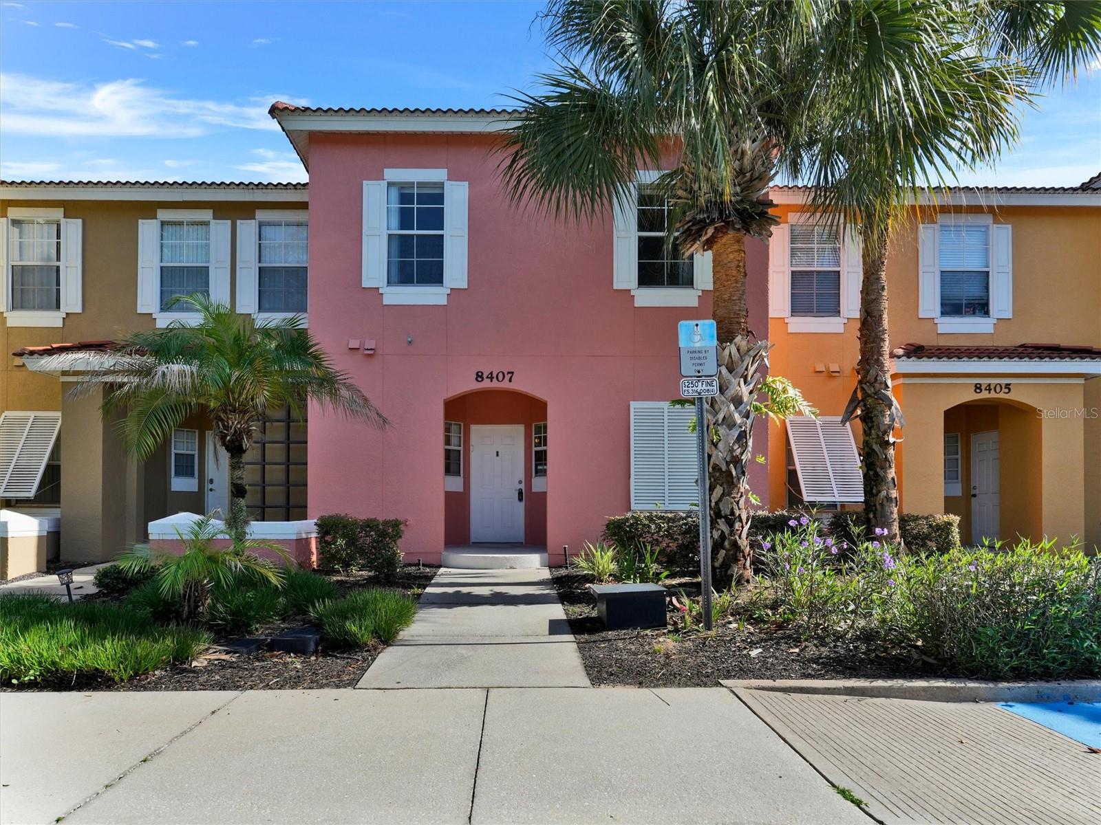 Listing photo 1 for 8407 Blue Lagoon Dr