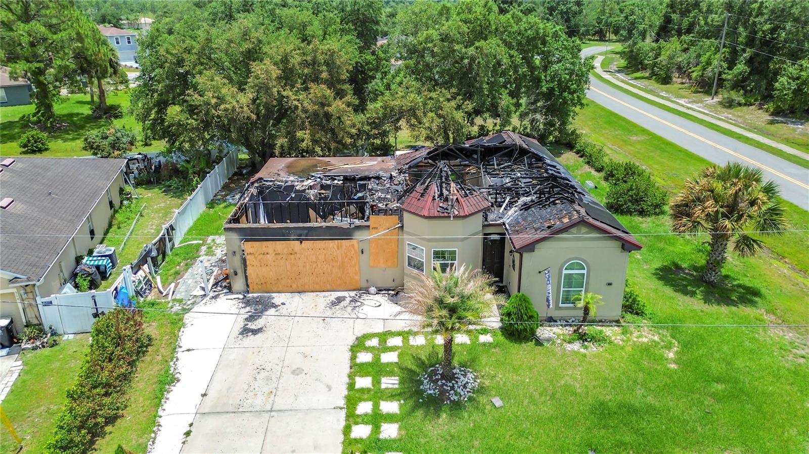 Listing photo 1 for 521 Mallard Ct