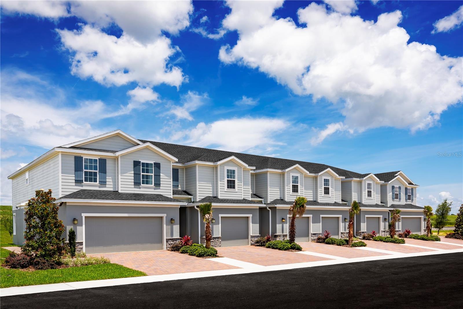 Listing photo 1 for 6692 Cedar Landing Cir