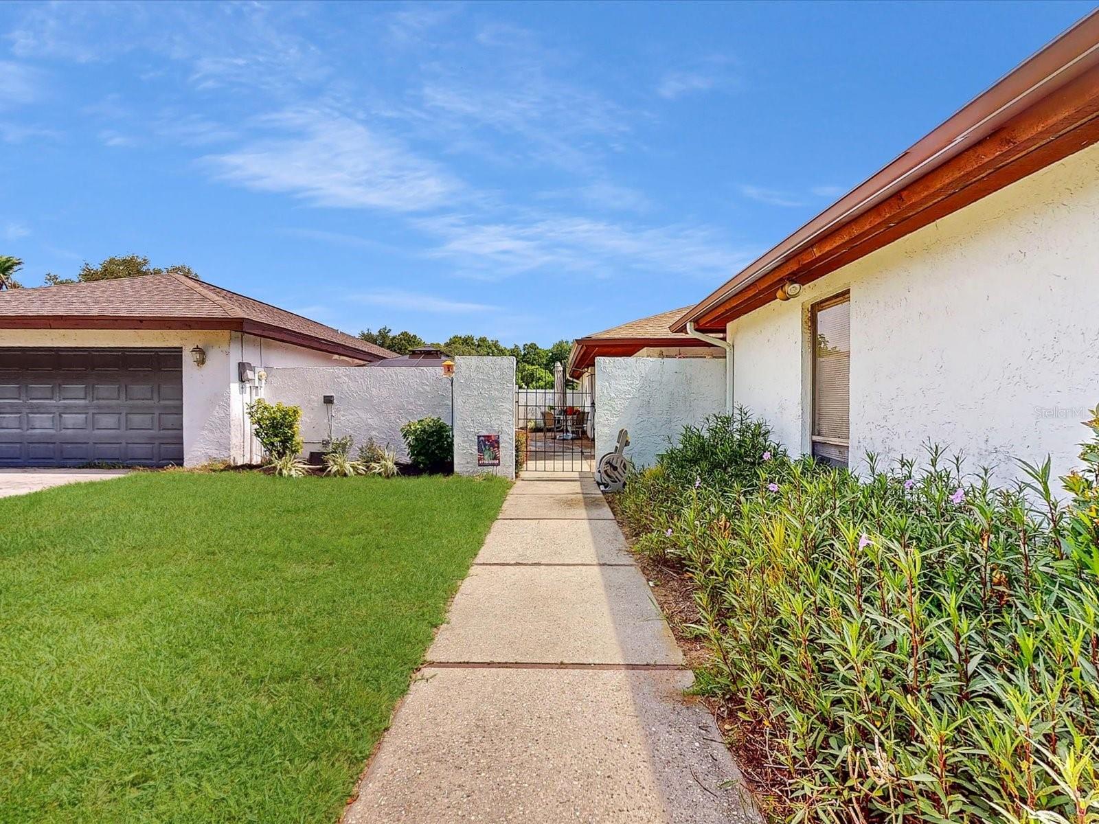 Listing photo 2 for 111 Tuxford Dr