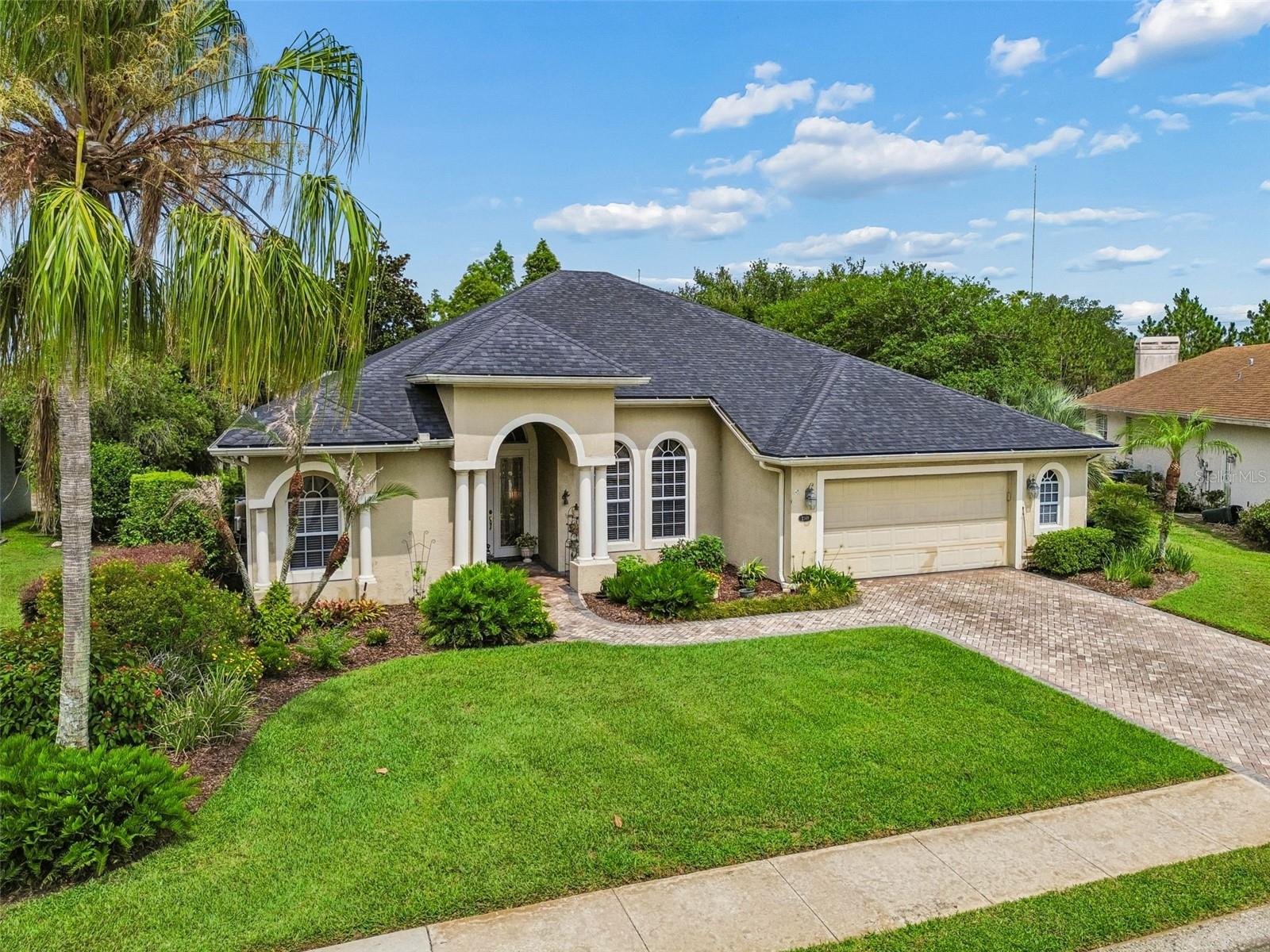 Listing photo 1 for 2349 Chesterfield Cir