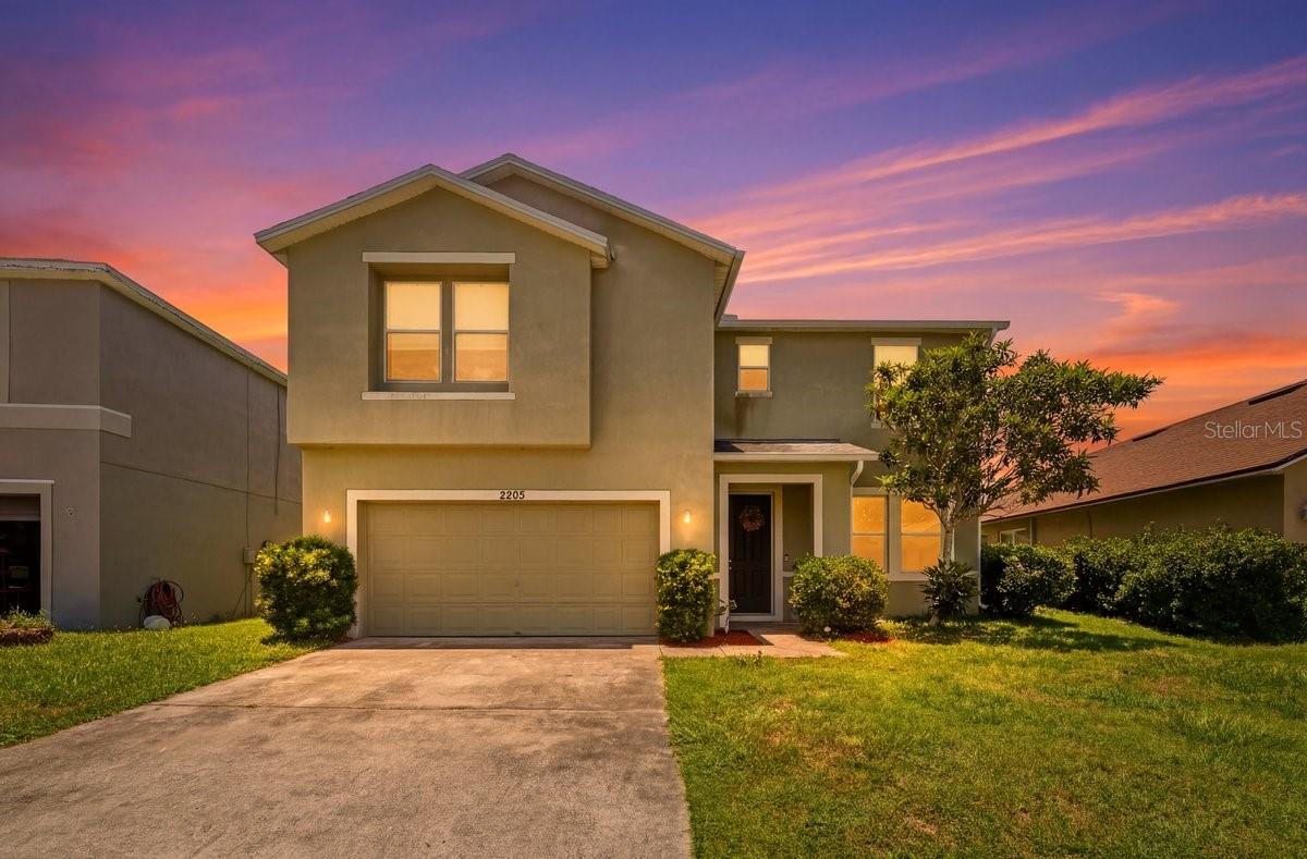 Listing photo 1 for 2203 Blackwood Dr