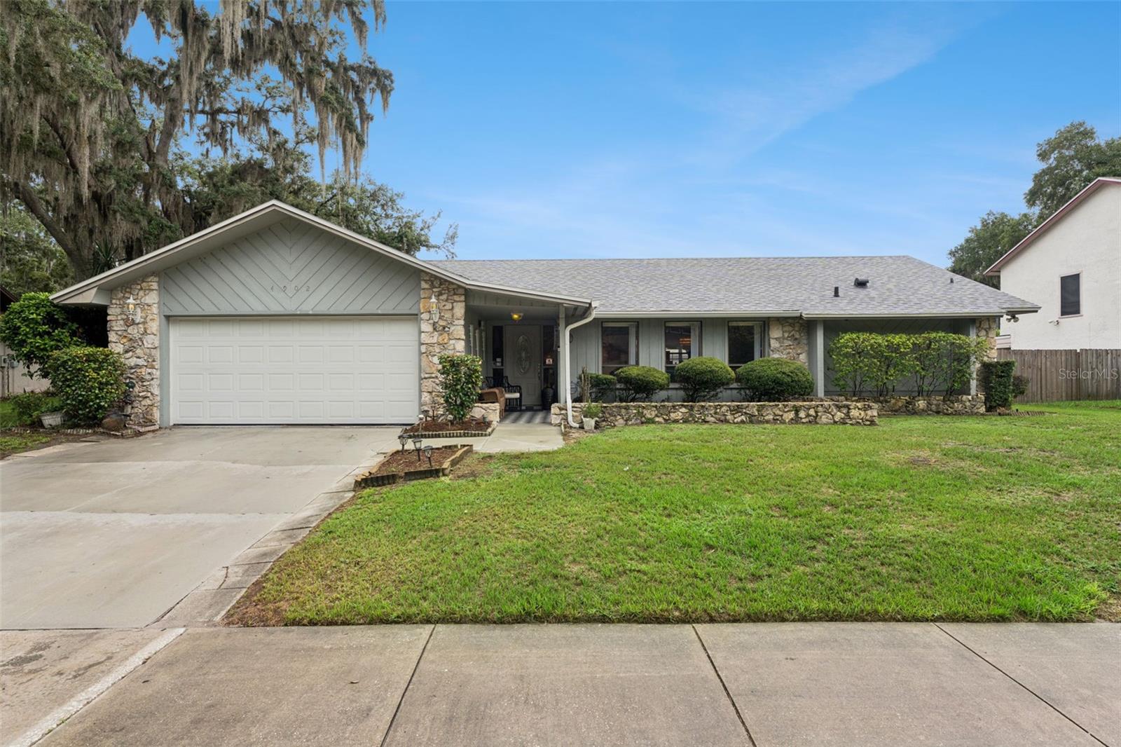 4902 BRIAR OAKS CIRCLE