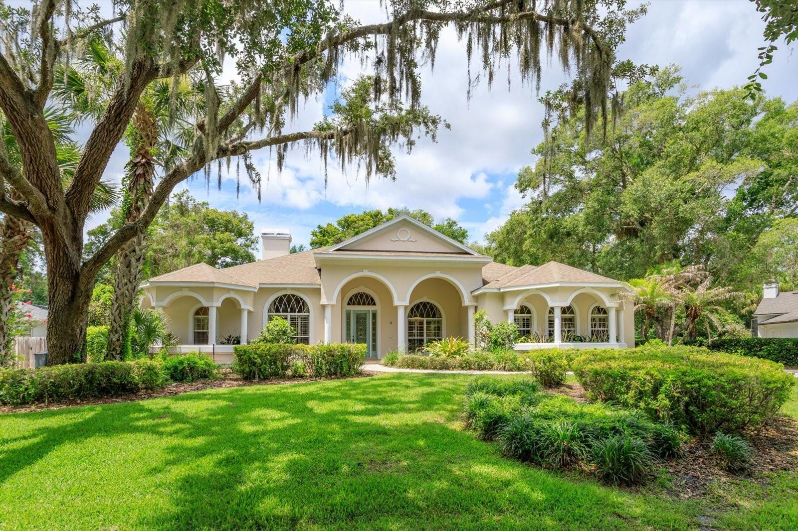 208 HEATHERWOOD COURT