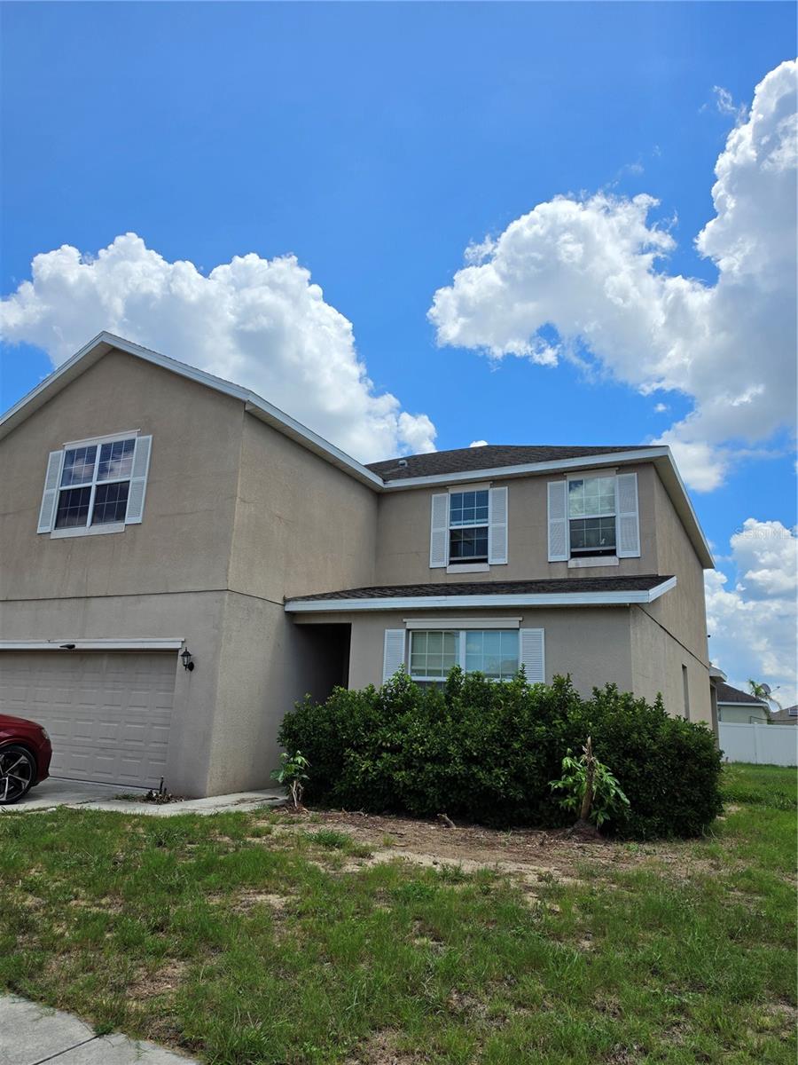 Listing photo 2 for 100 Highland Meadows St