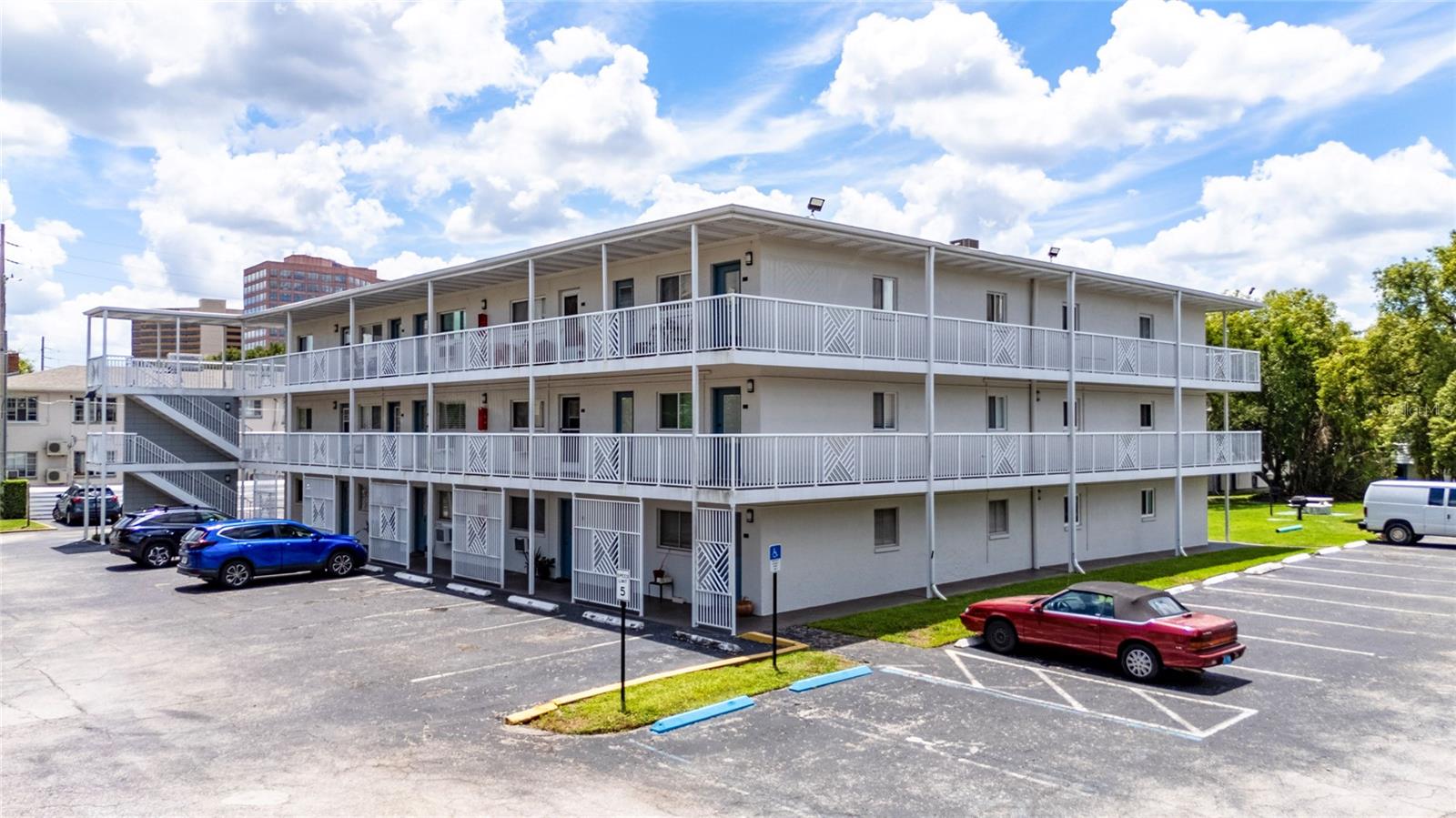 320 LAKEVIEW STREET Unit 323