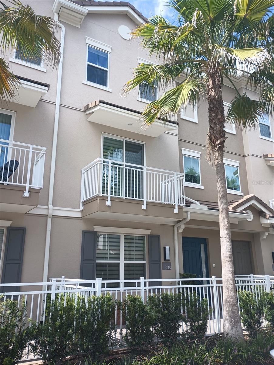 933 BRUTUS TERRACE