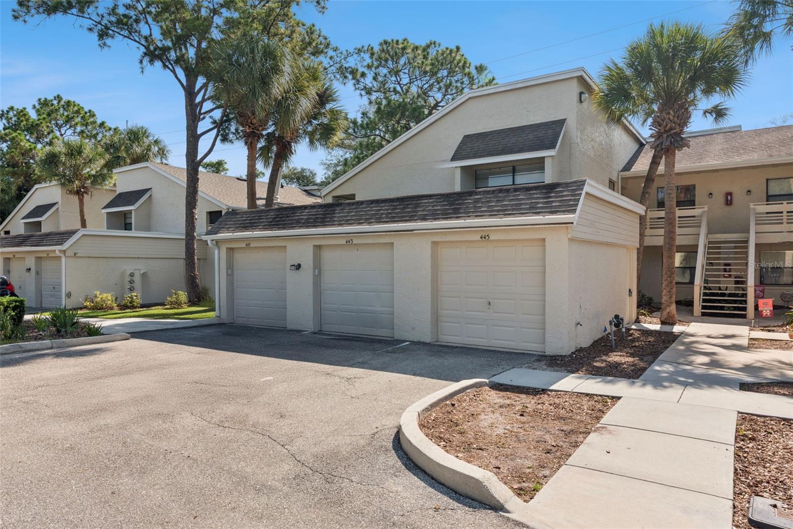445 S NETHERWOOD CRESCENT Unit 2