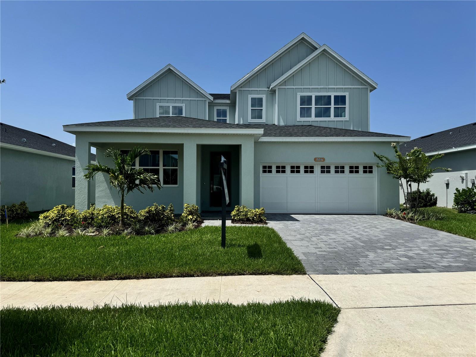 1527 RIDGEBACK LANE