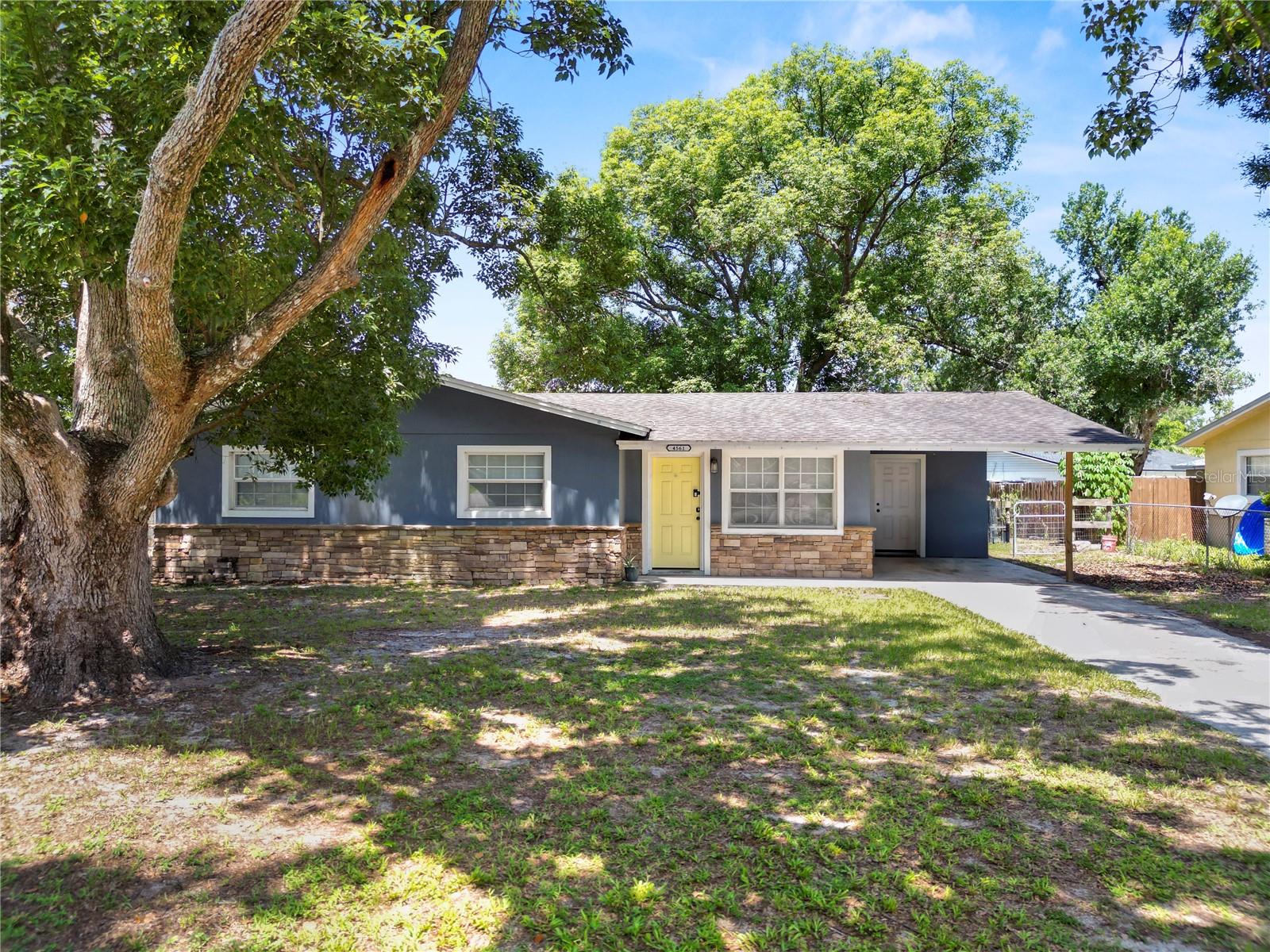 Listing photo 2 for 4561 David Dr