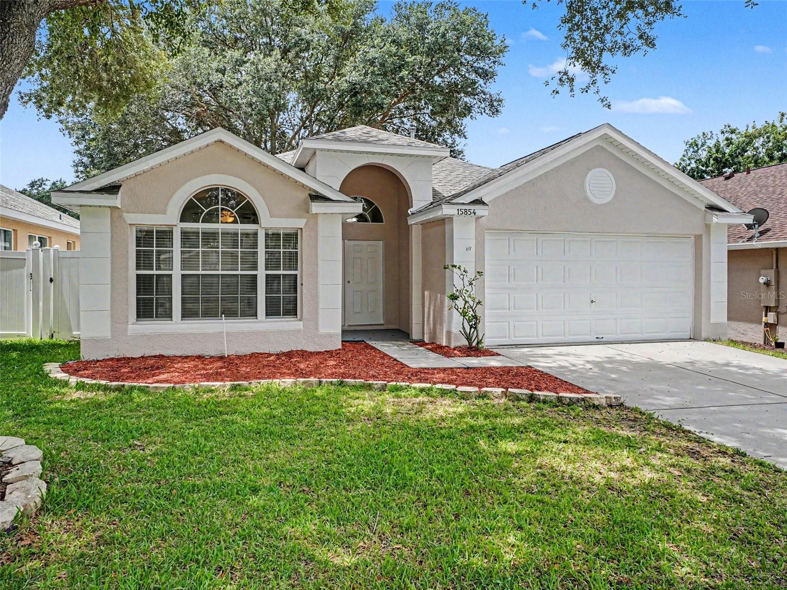 Listing photo 1 for 15854 Bay Vista Dr