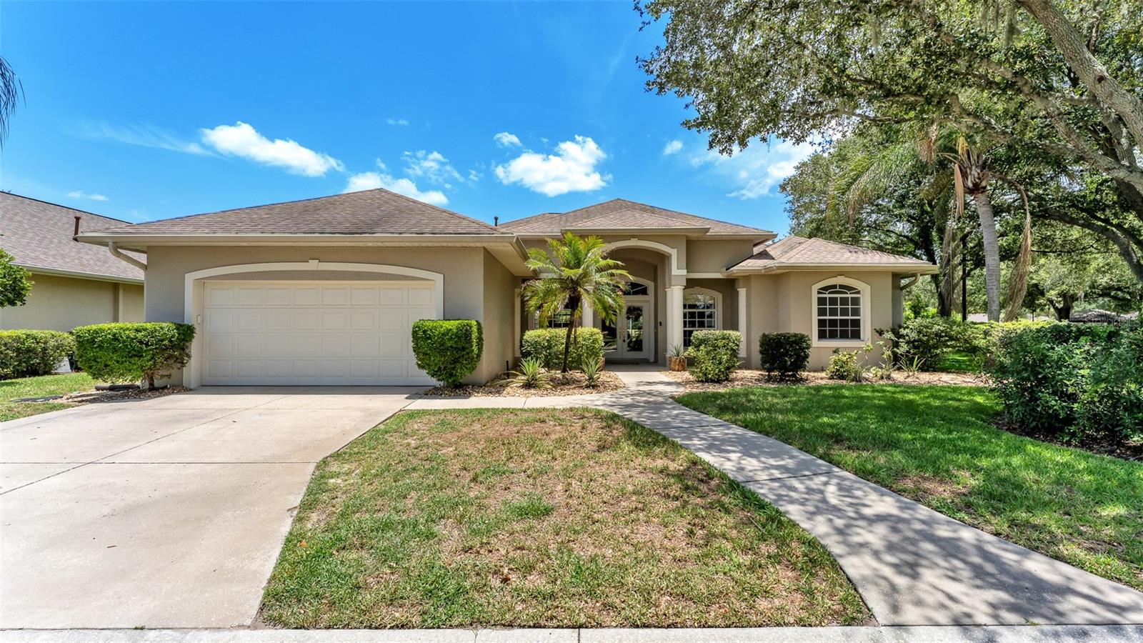Listing photo 1 for 1801 Sandhill Ln