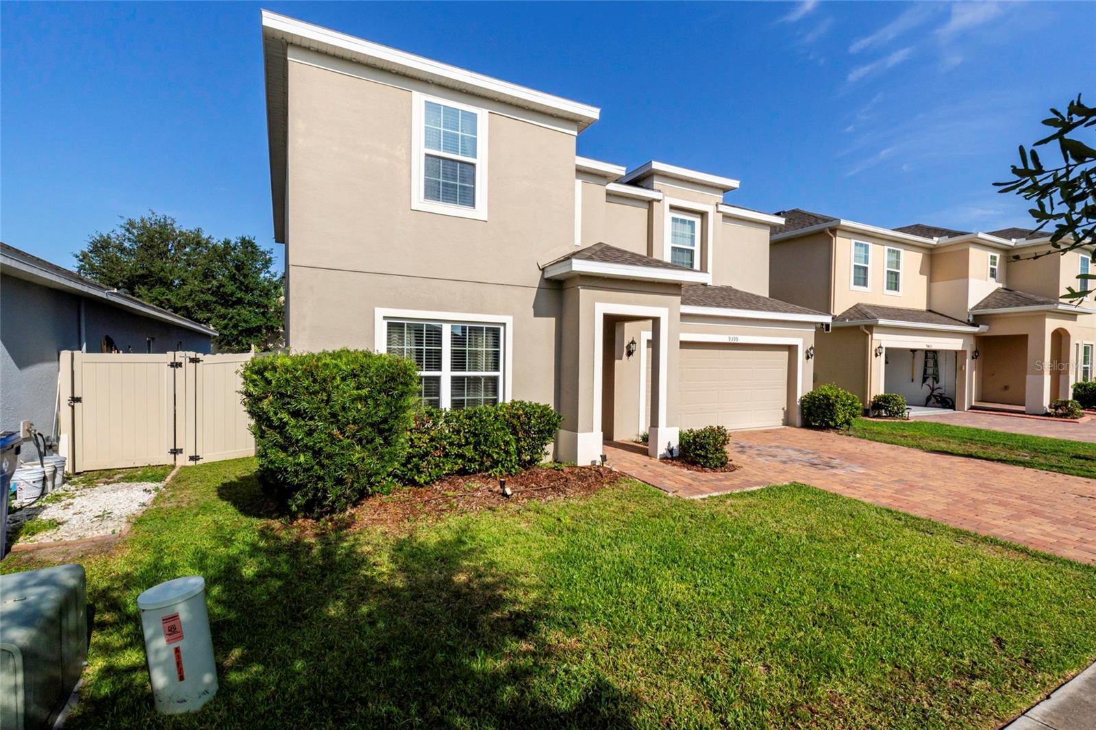 Listing photo 2 for 9399 Villanova Dr