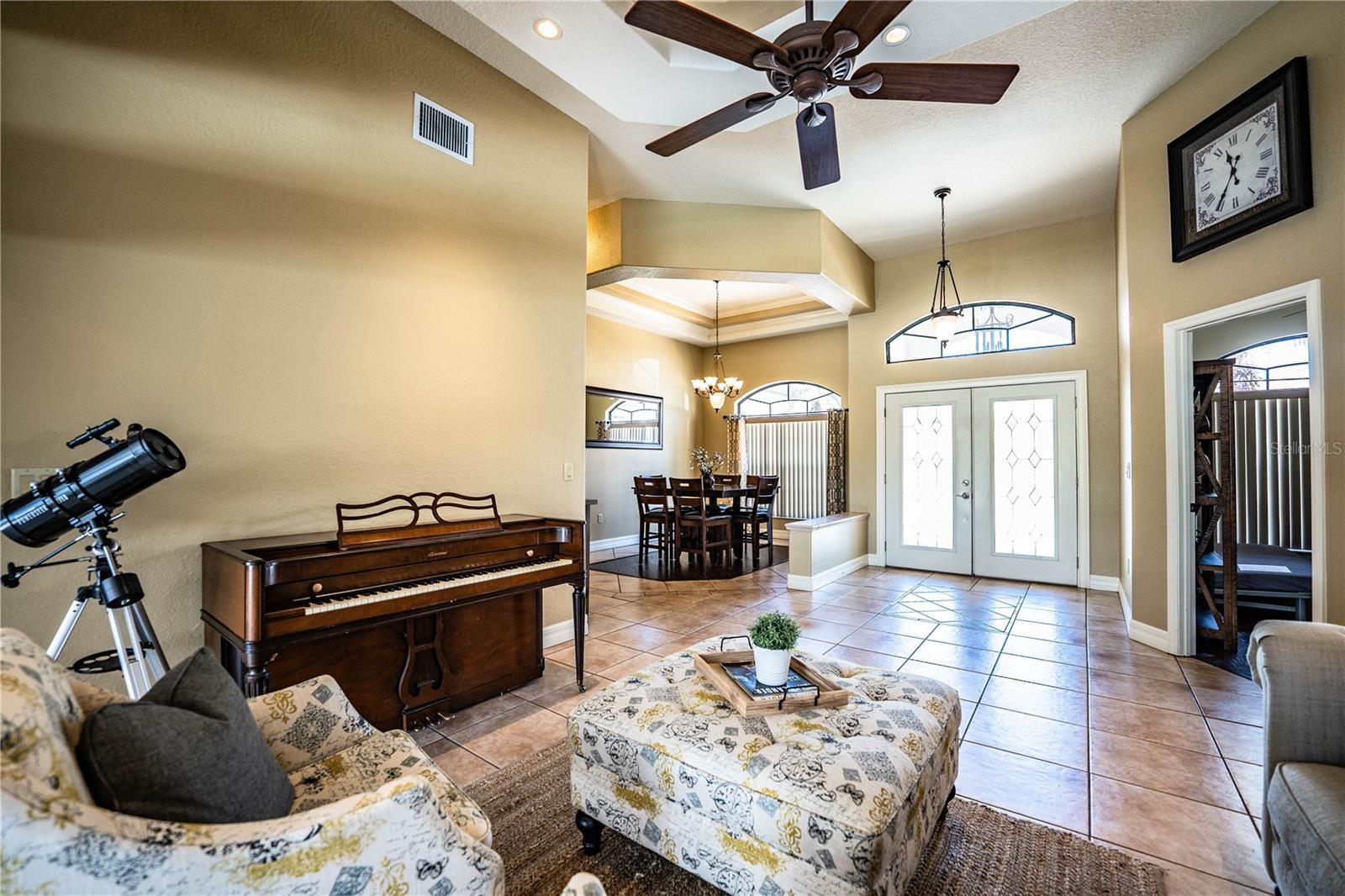 Listing photo 3 for 2205 Chesterfield Cir