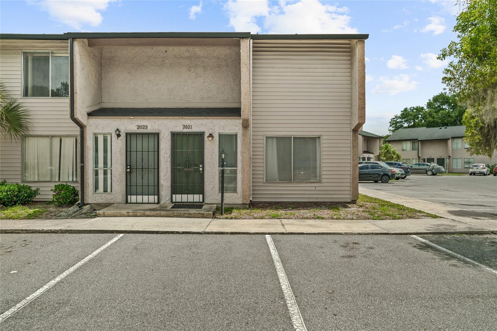 2021 LUDLOW LANE Unit 3404