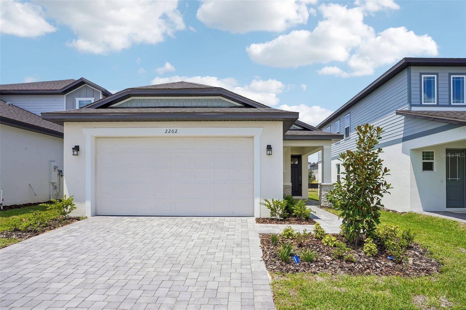 Listing photo 2 for 2202 Wildberry Way Way