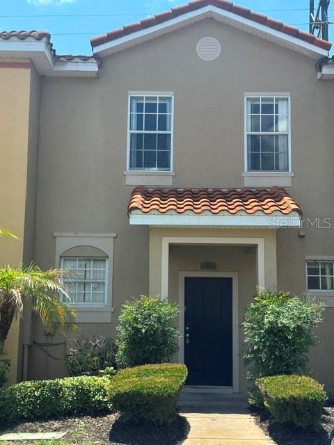 Listing photo 1 for 418 Monroe Cir