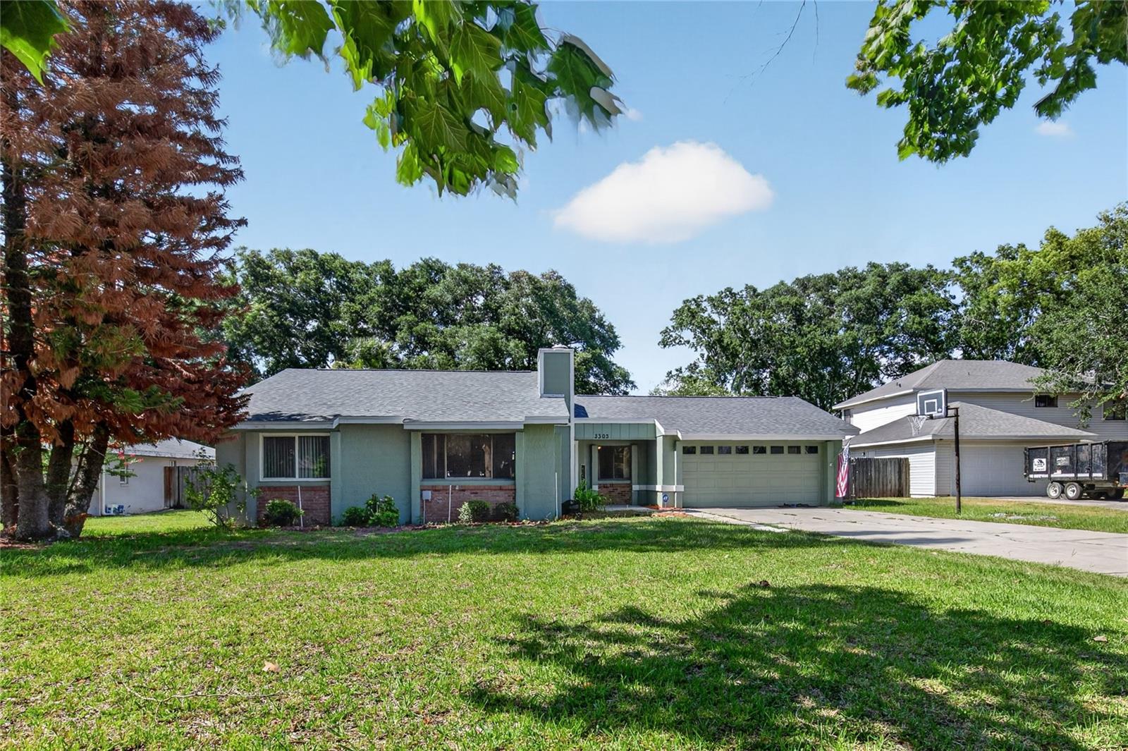 Listing photo 1 for 3303 Foxboro Ct