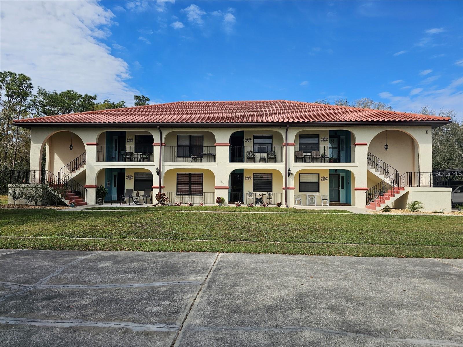 Listing photo 1 for 2104 Granada Ct