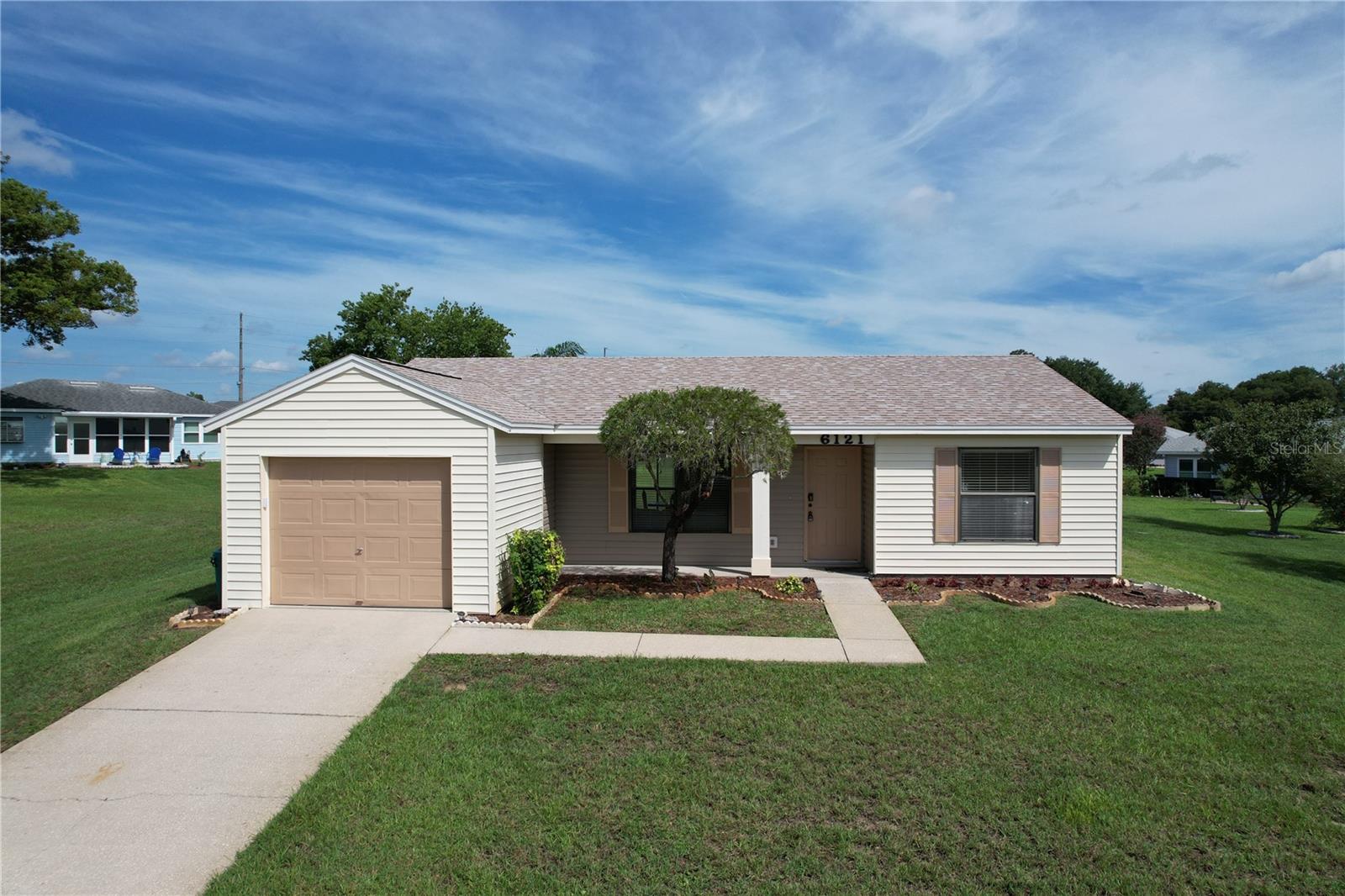 Listing photo 1 for 6121 Kittiwake Dr