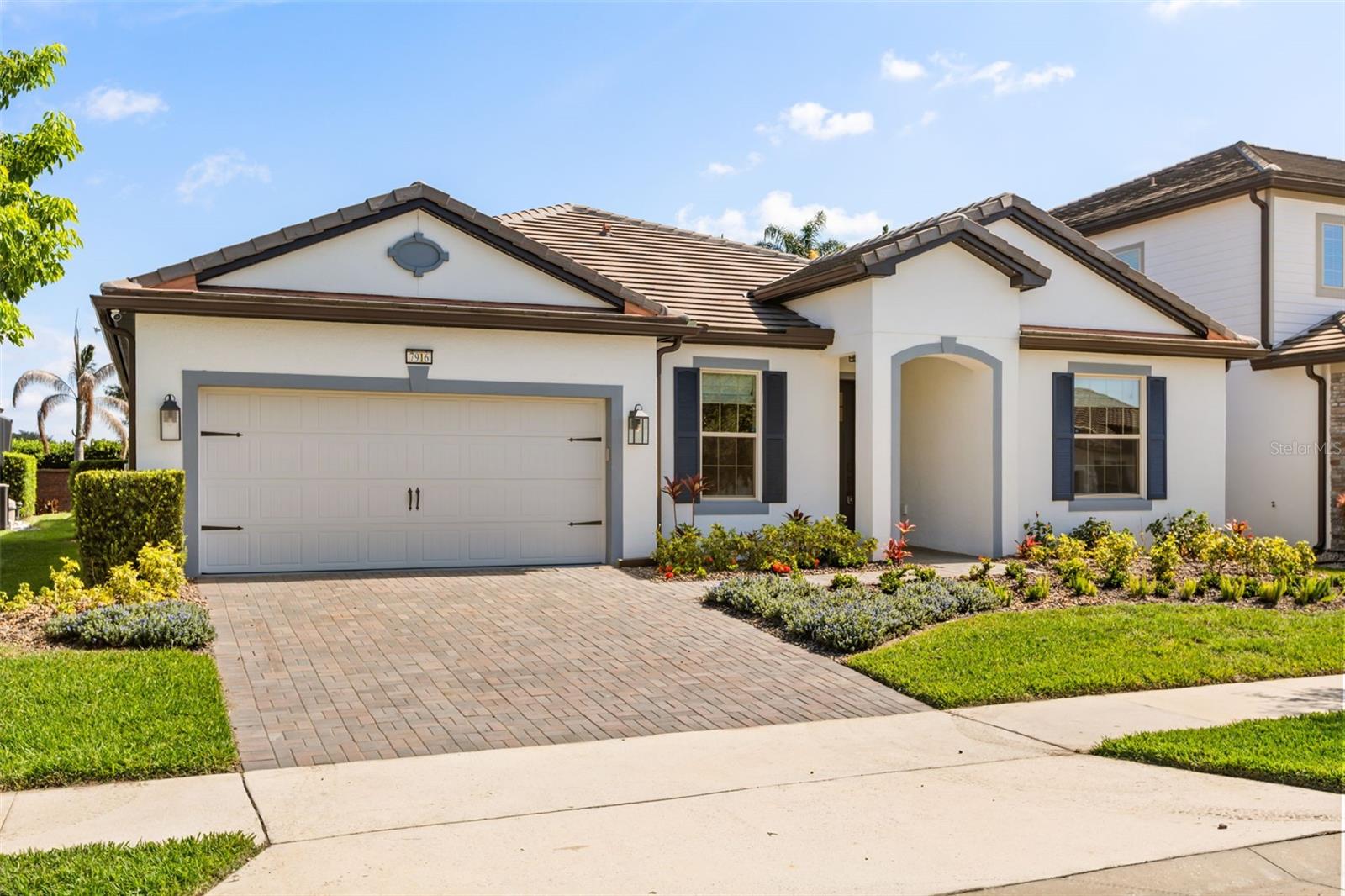 7916 WANDERING WAY